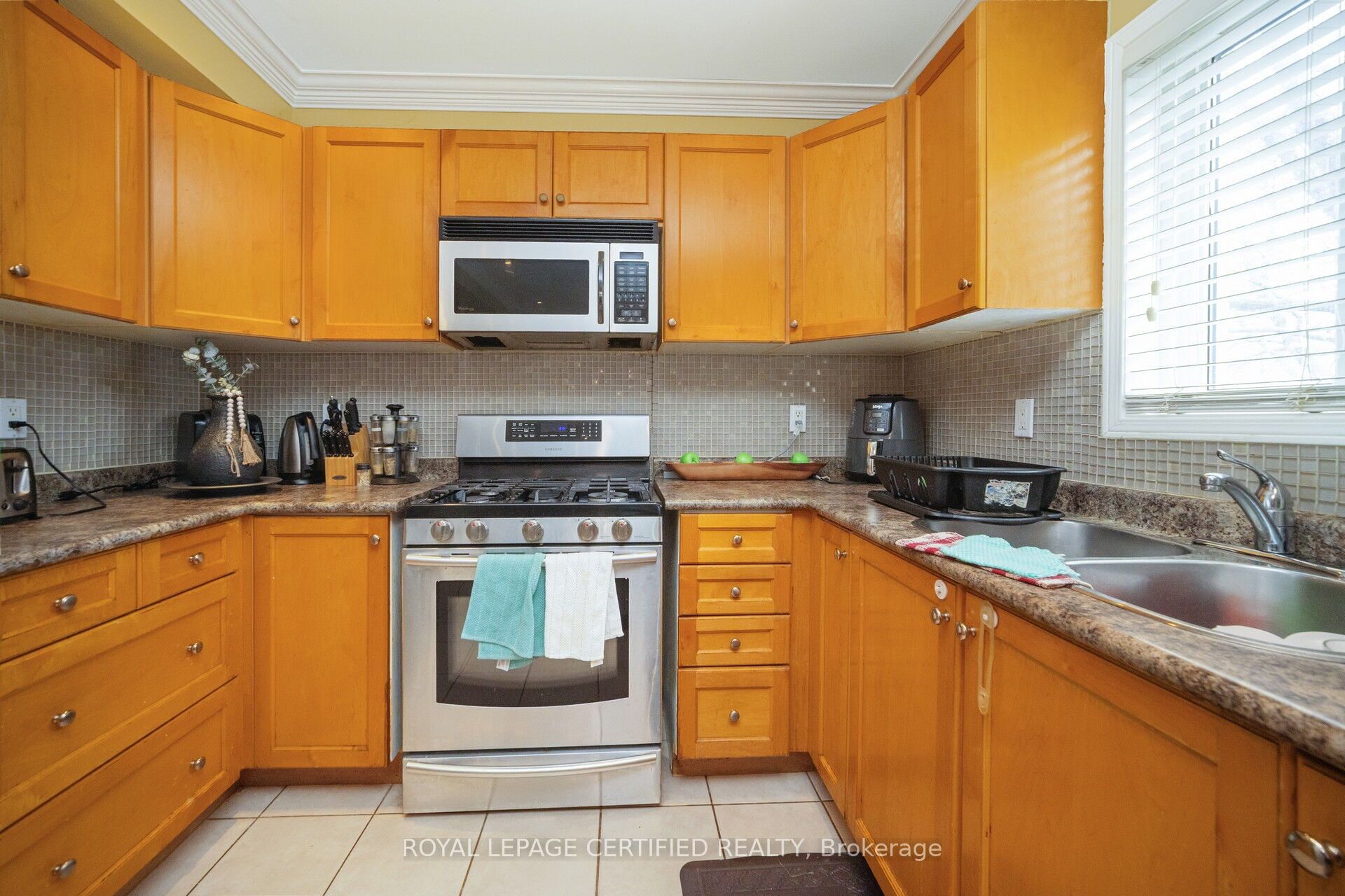 12 Sunnybrook Crescent