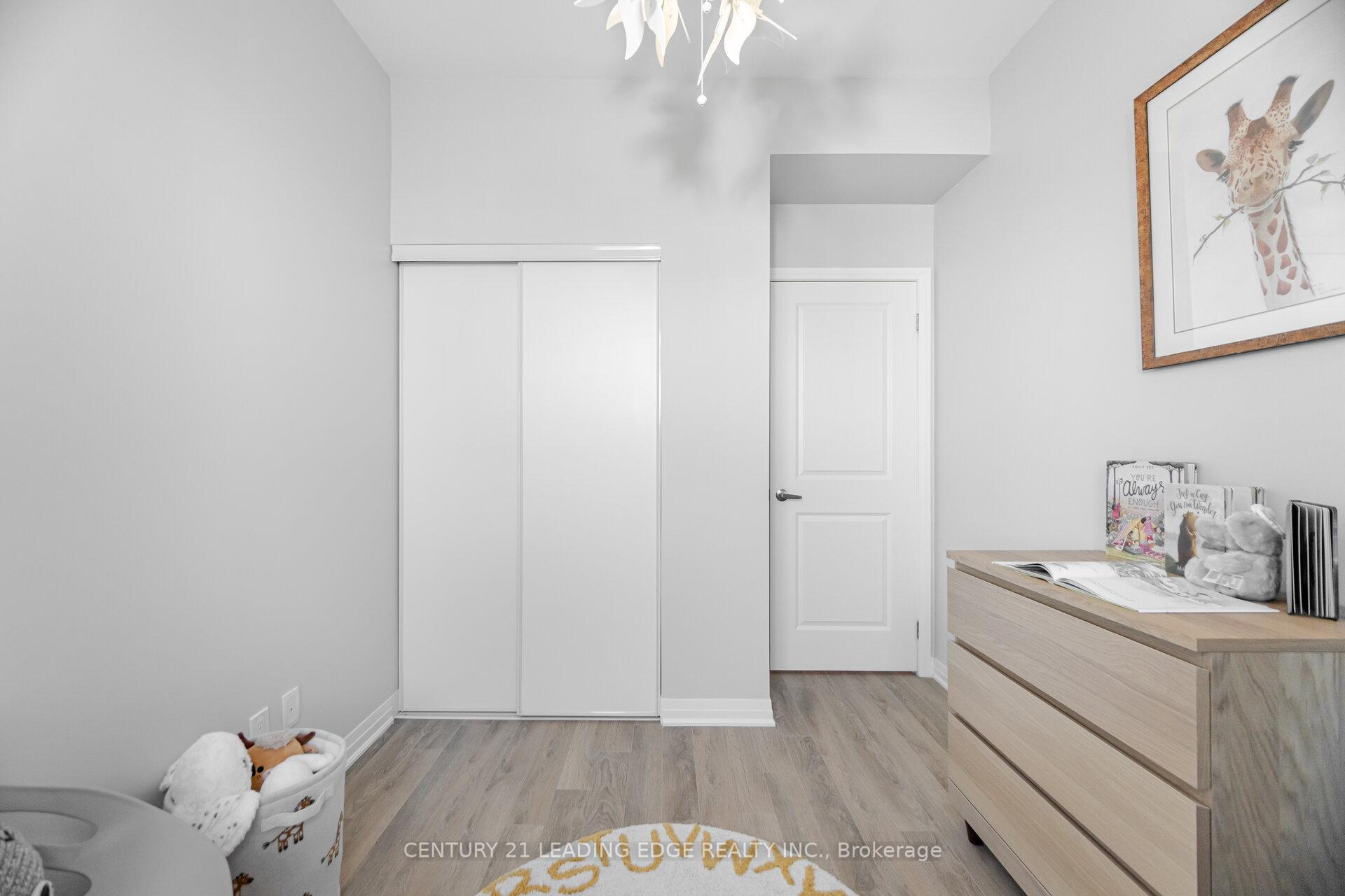 2 Bedrooms Condo at 650 Atwater, Mississauga For sale