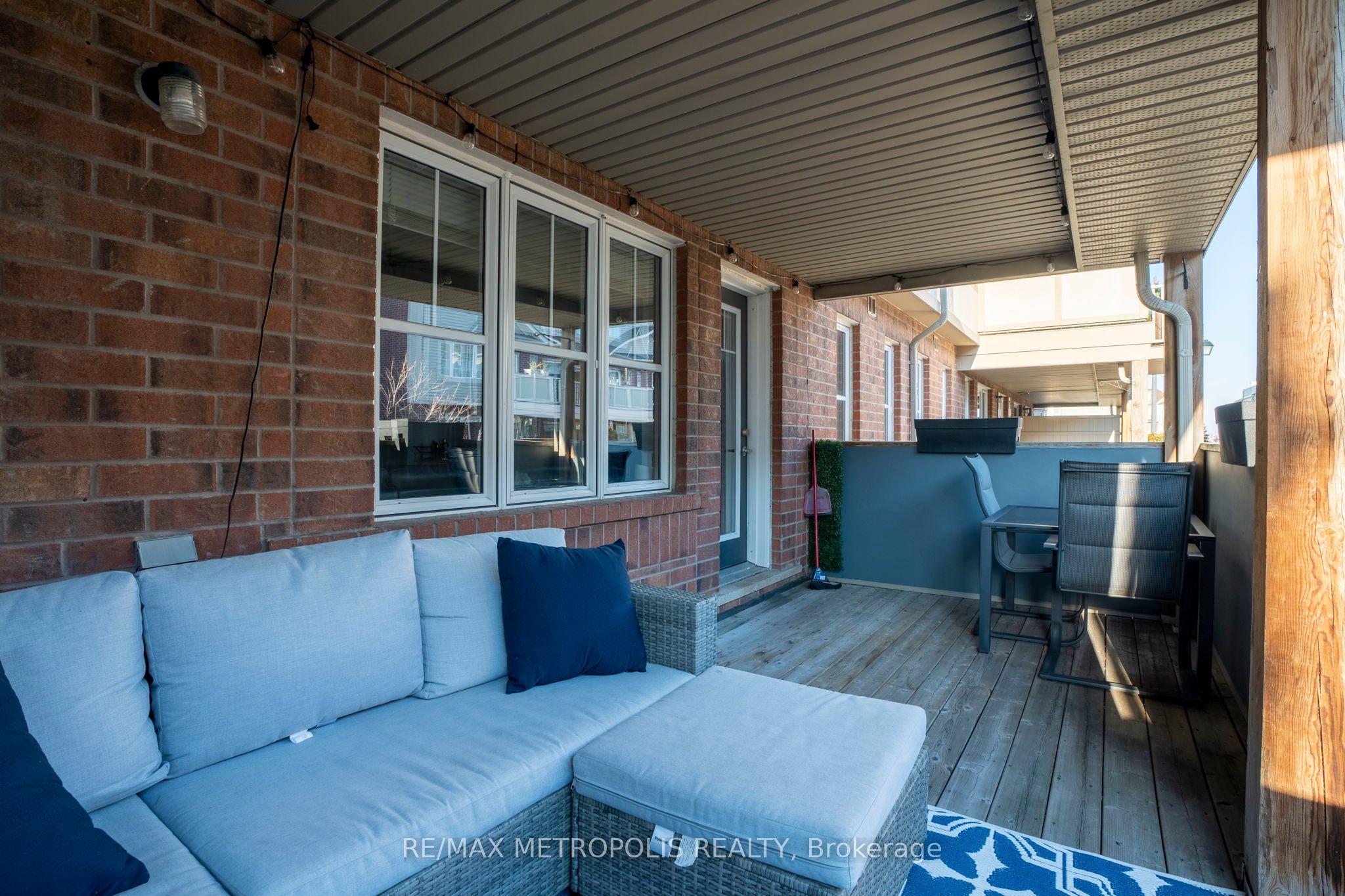 734 Neighbourhood Circle, #4