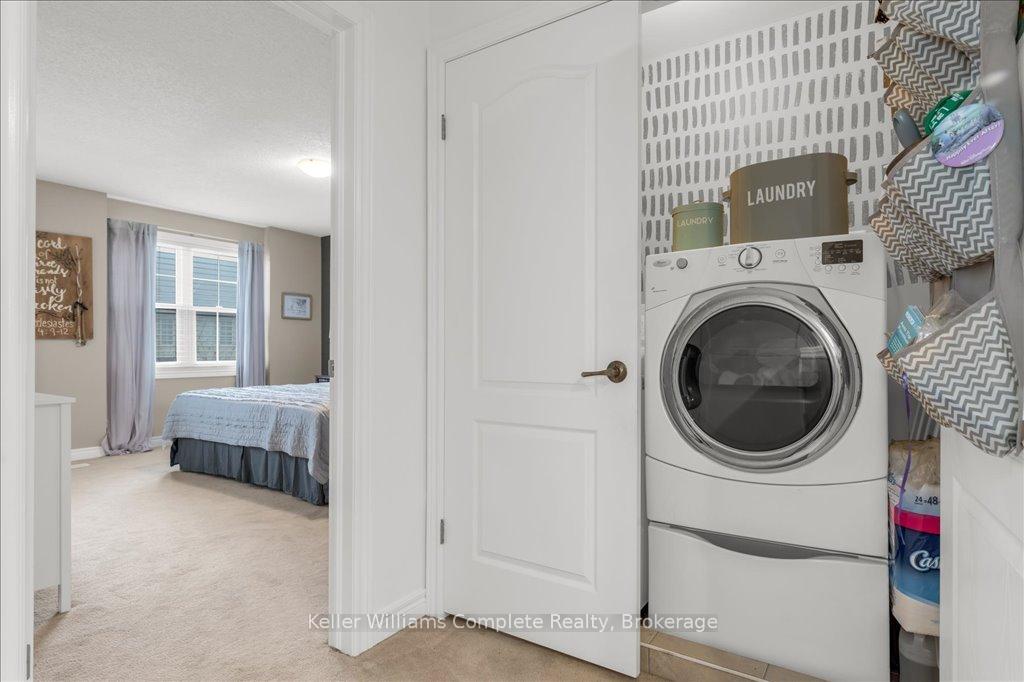 3 Bedrooms Condo at 6 Liddycoat,  Hamilton For sale