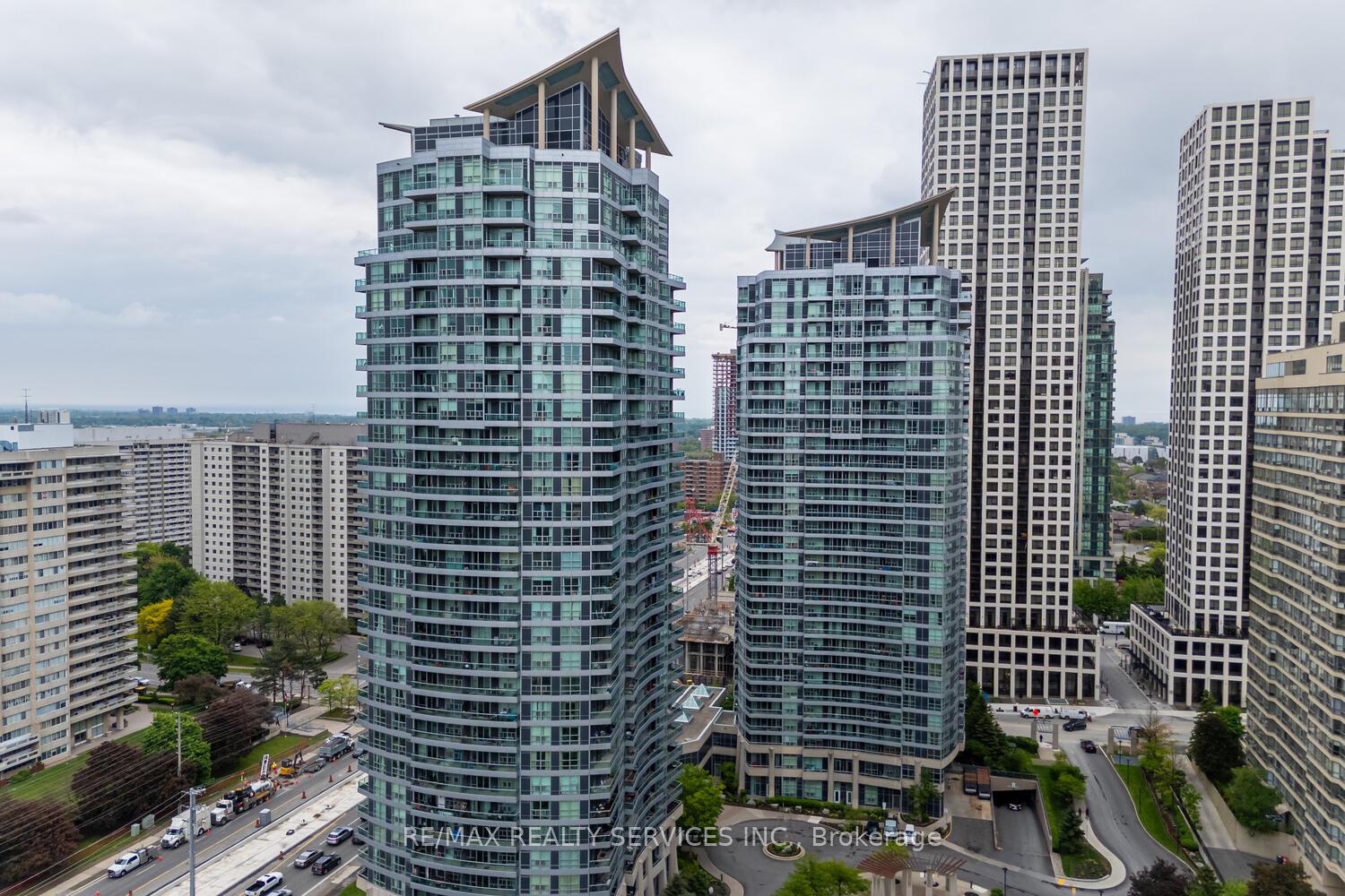 1 Bedroom Condo at 33 Elm, Mississauga For sale