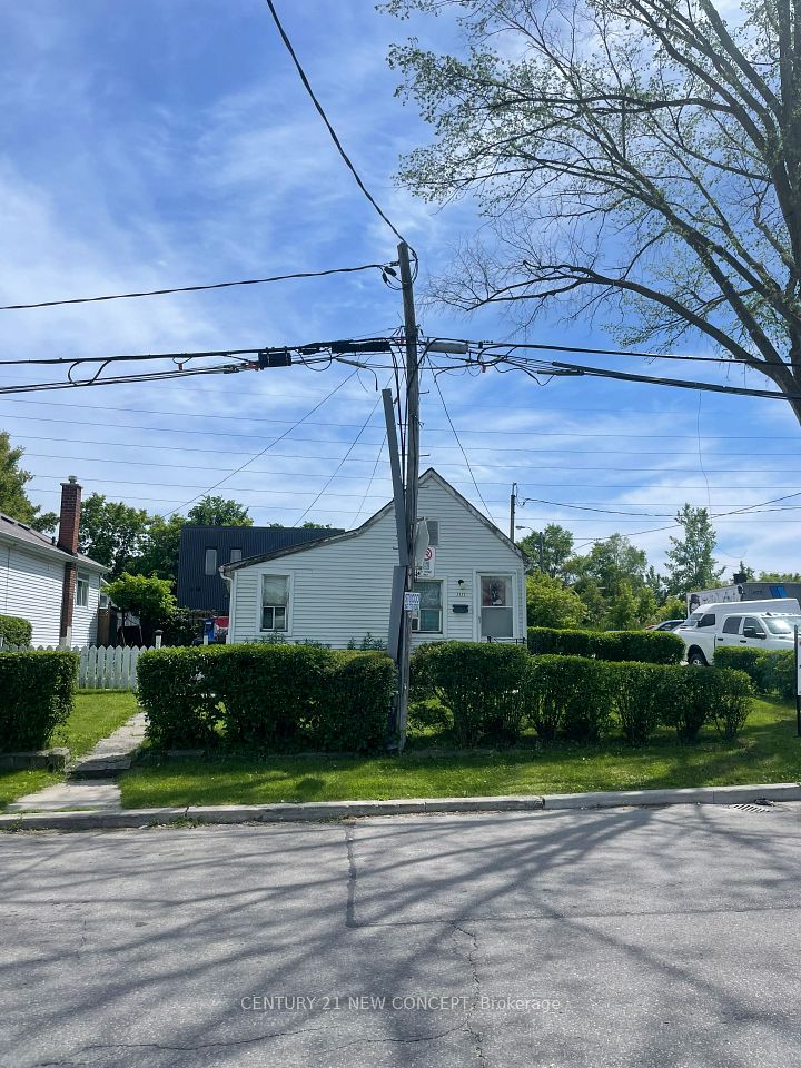 1171 Roselawn Avenue, Toronto, ON M6B 1C5