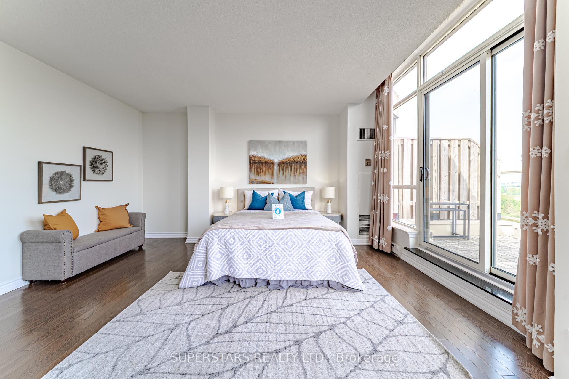 2 Bedrooms Condo at 20 Guildwood, Toronto For sale