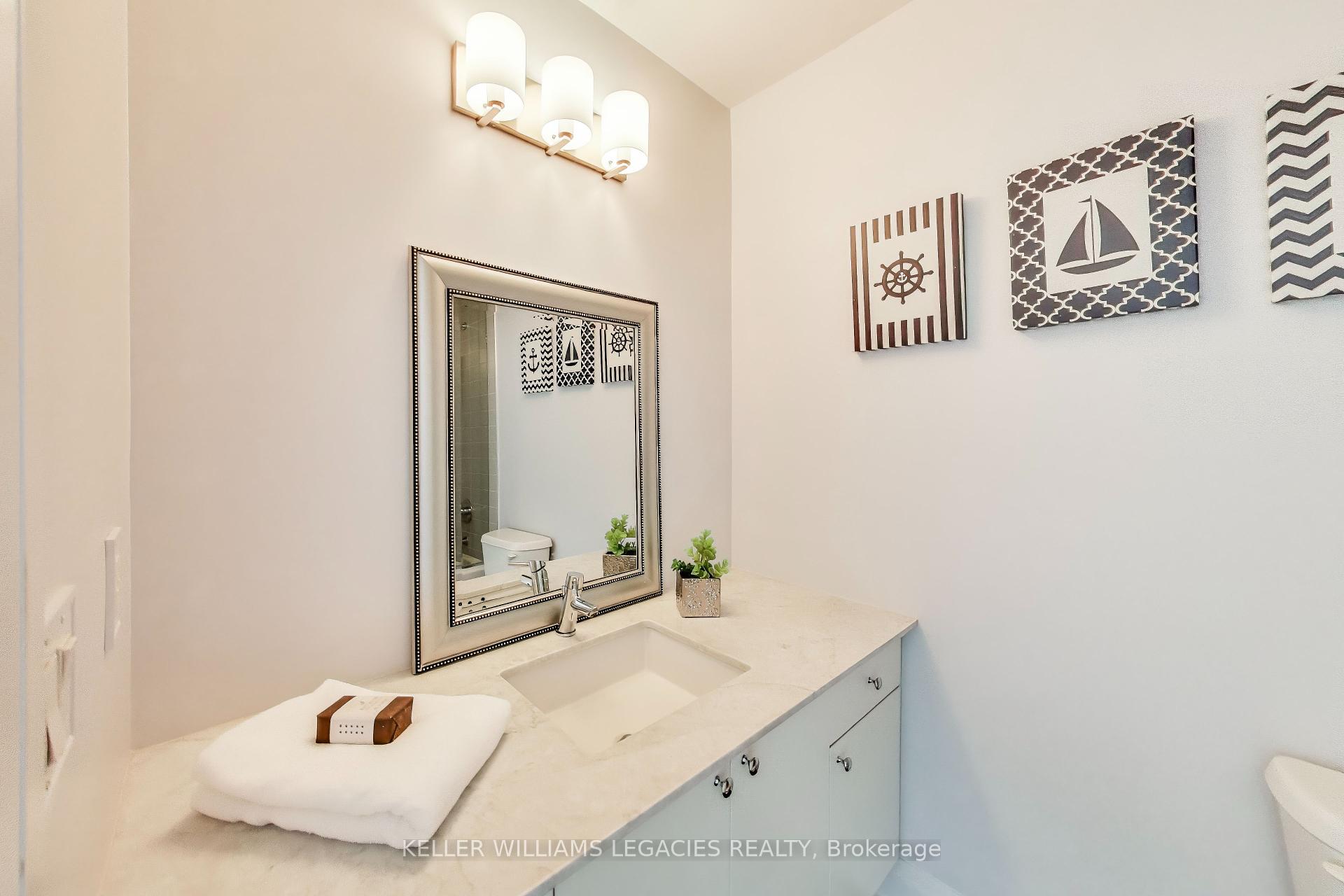 1 Bedroom Condo at 12 Woodstream, Vaughan For sale