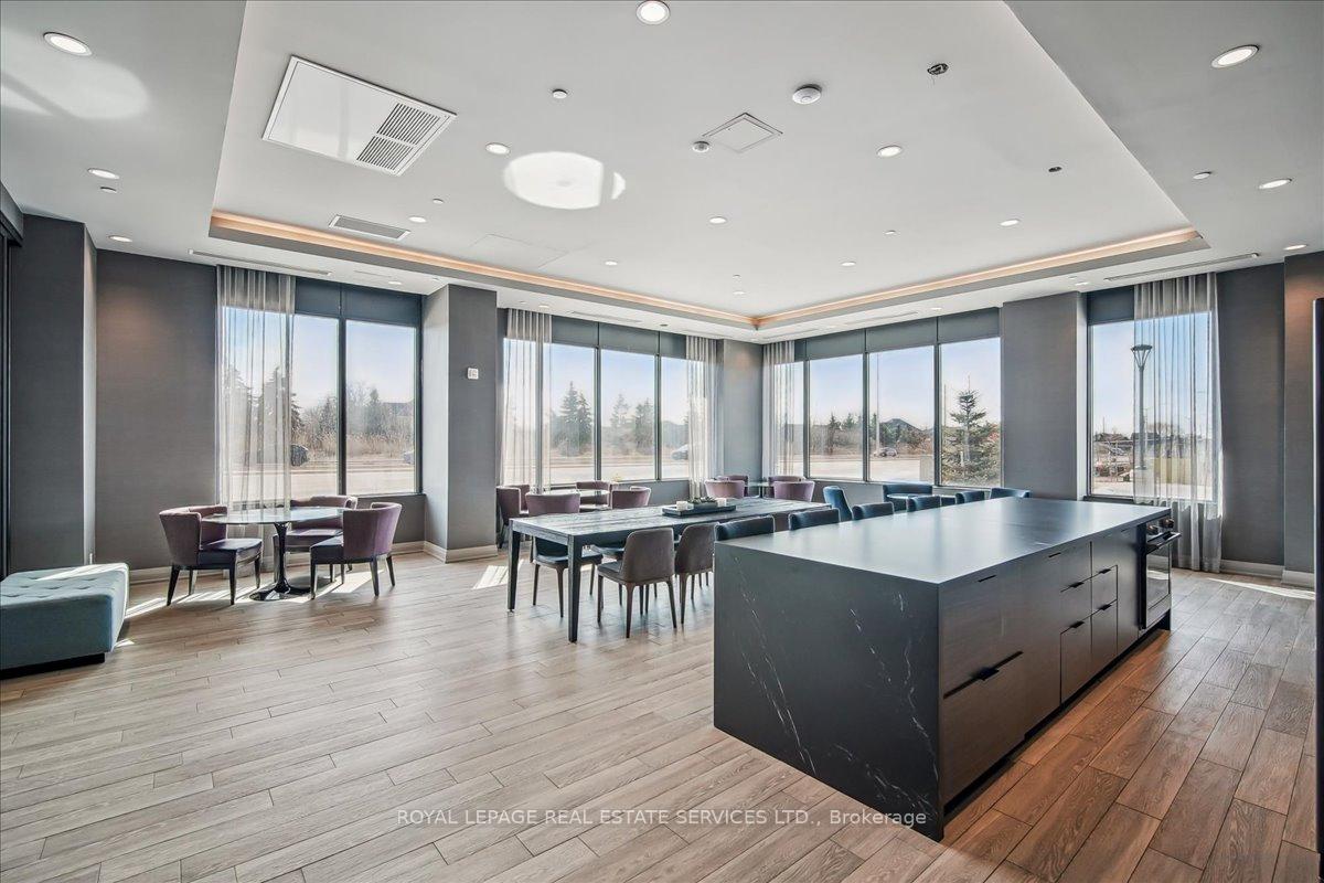 2 Bedrooms Condo at 95 DUNDAS, Oakville For sale