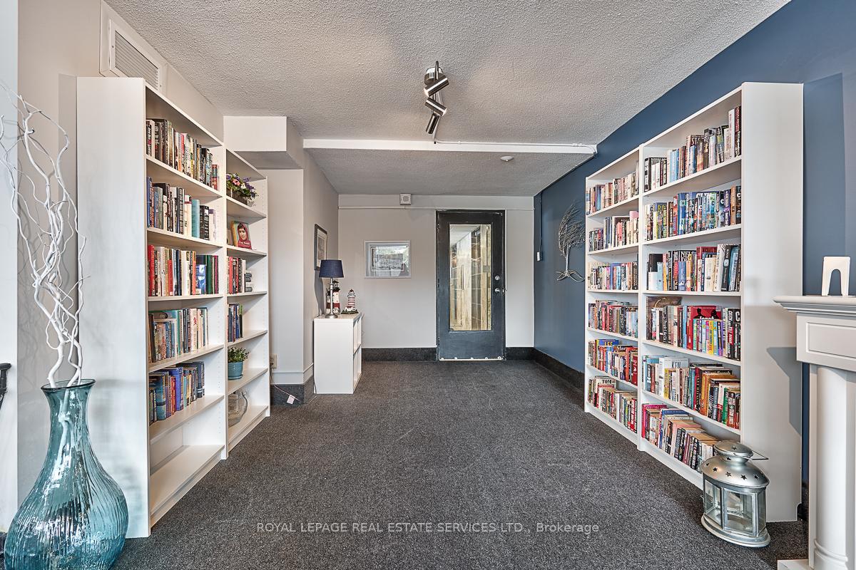 2 Bedrooms Condo at 2263 Marine, Oakville For sale