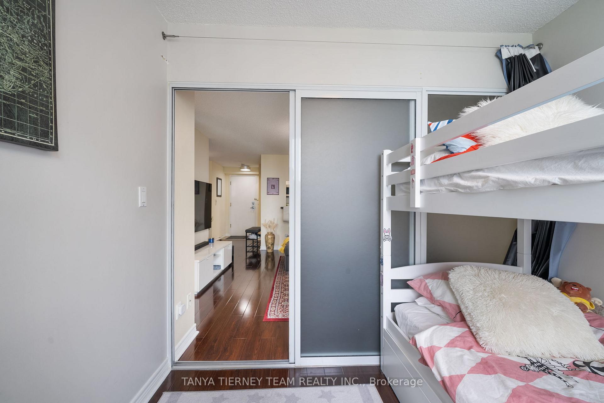 2 Bedrooms Condo at 68 Corporate, Toronto For sale