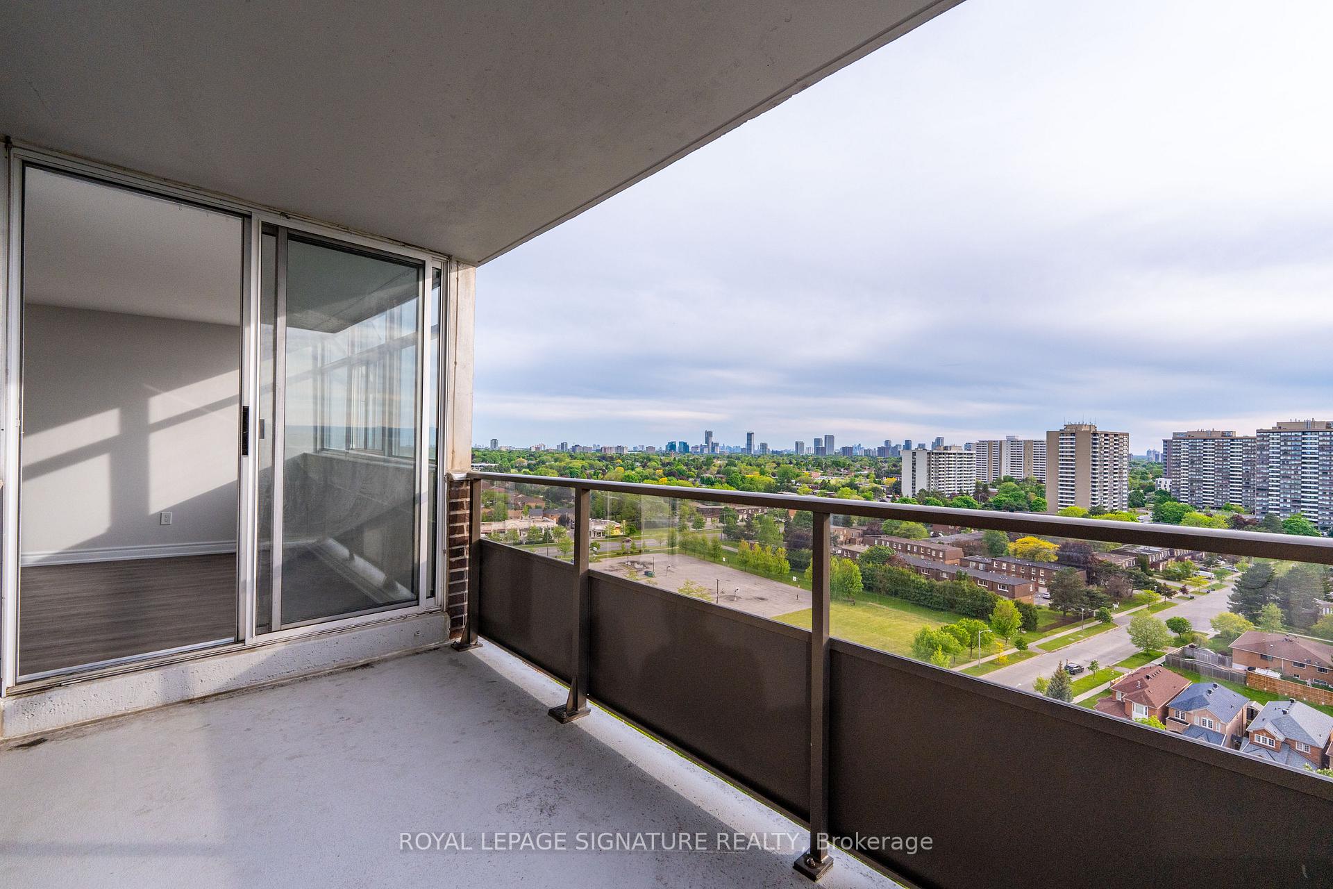 3 Bedrooms Condo at 3151 Bridletowne, Toronto For sale