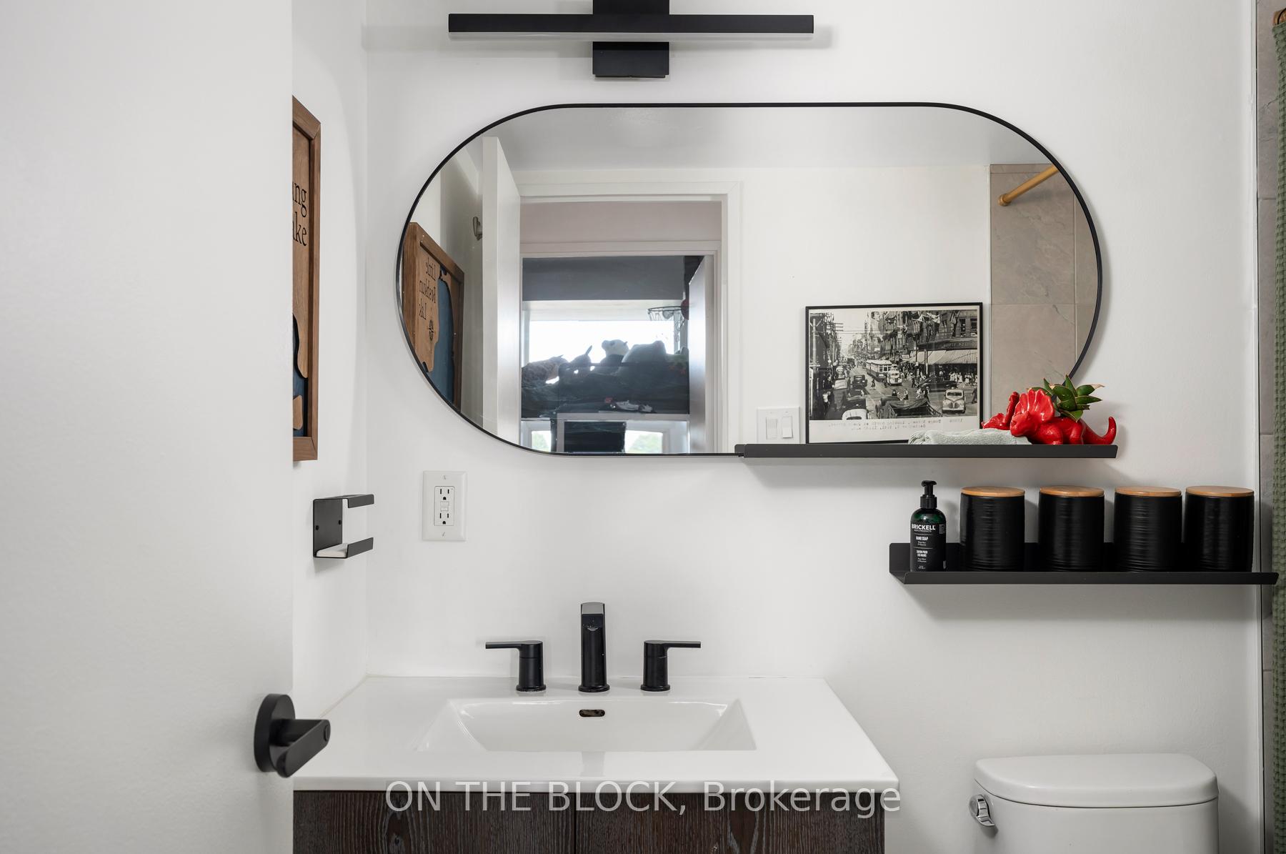 2 Bedrooms Condo at 3845 Lake Shore, Toronto For sale