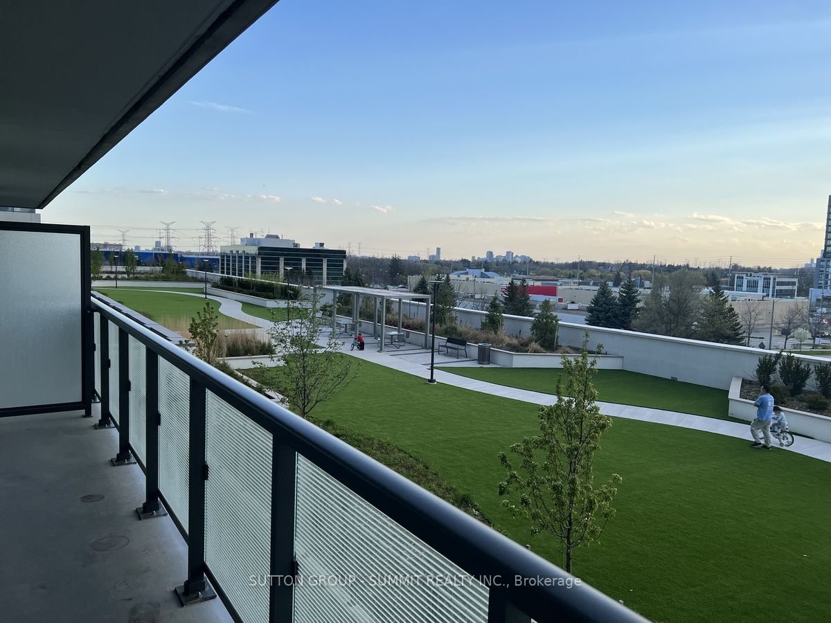 85 ONEIDA Crescent, #401