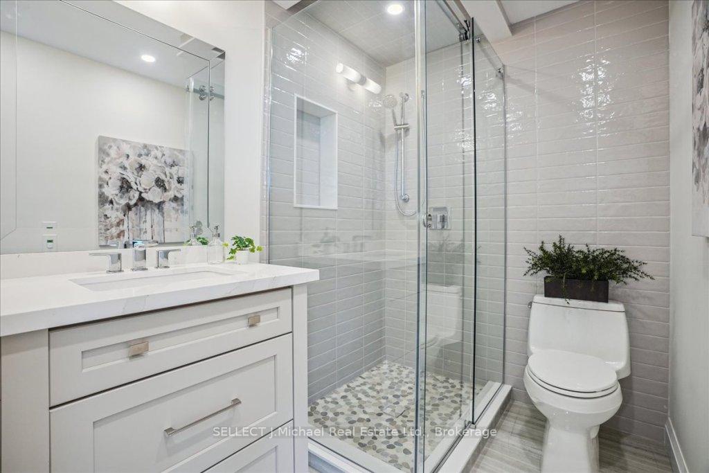 2 Bedrooms Condo at 2750 KING,  Hamilton For sale