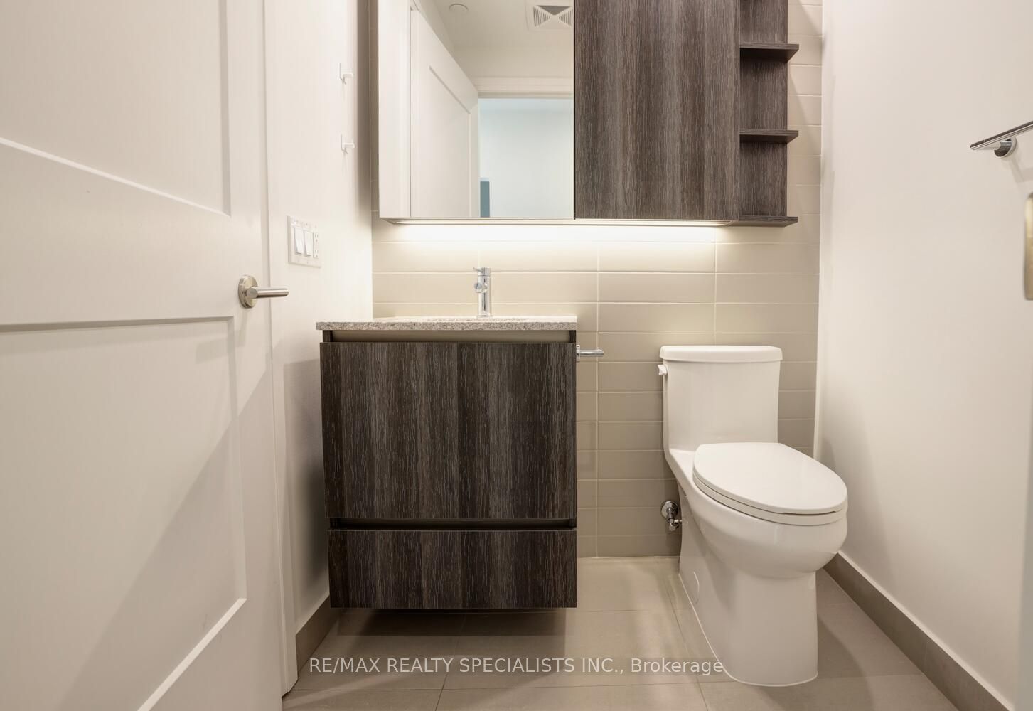 21 Park Street E, #616
