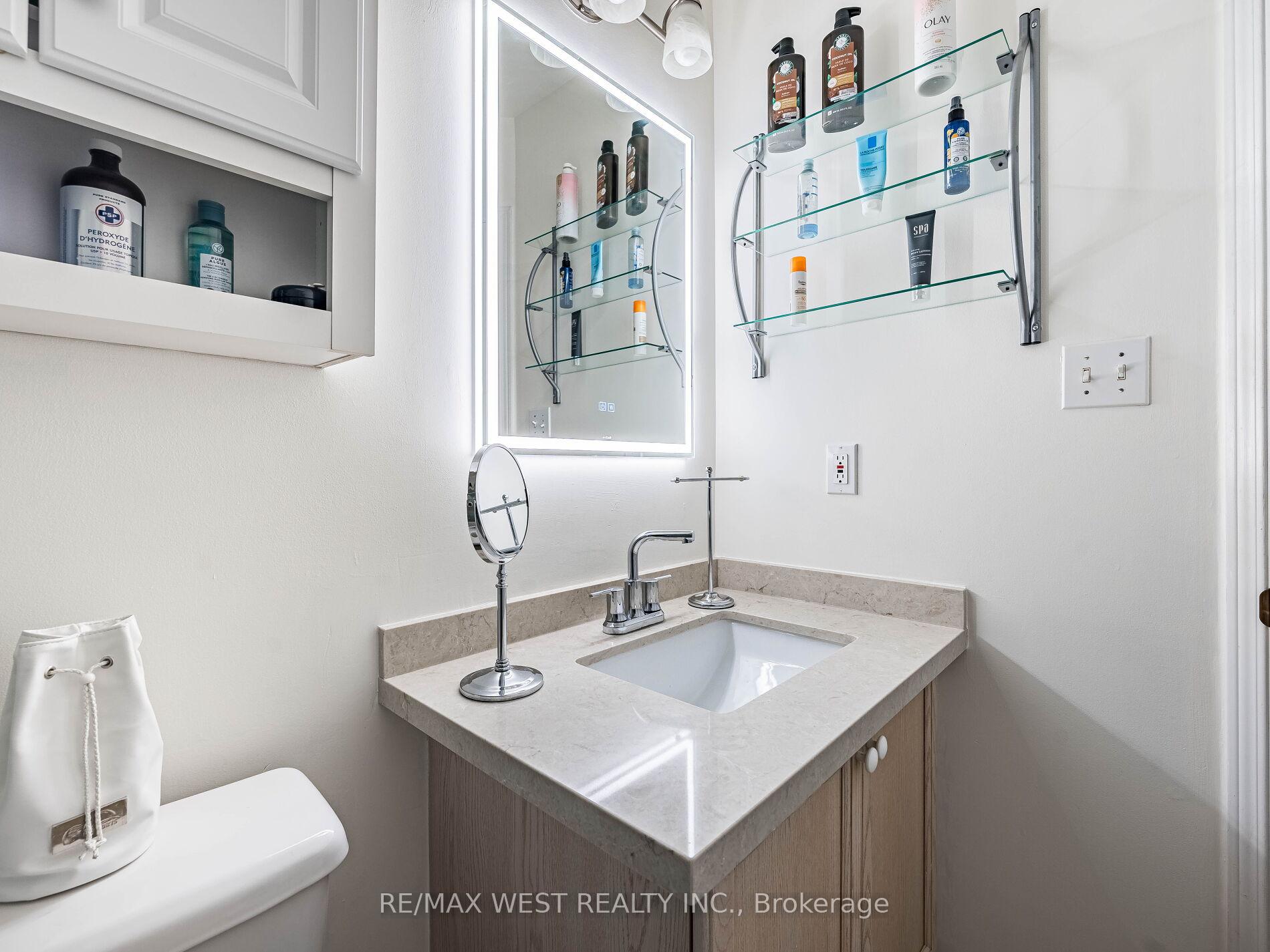 4 Bedrooms Condo at 1168 Arena, Mississauga For sale