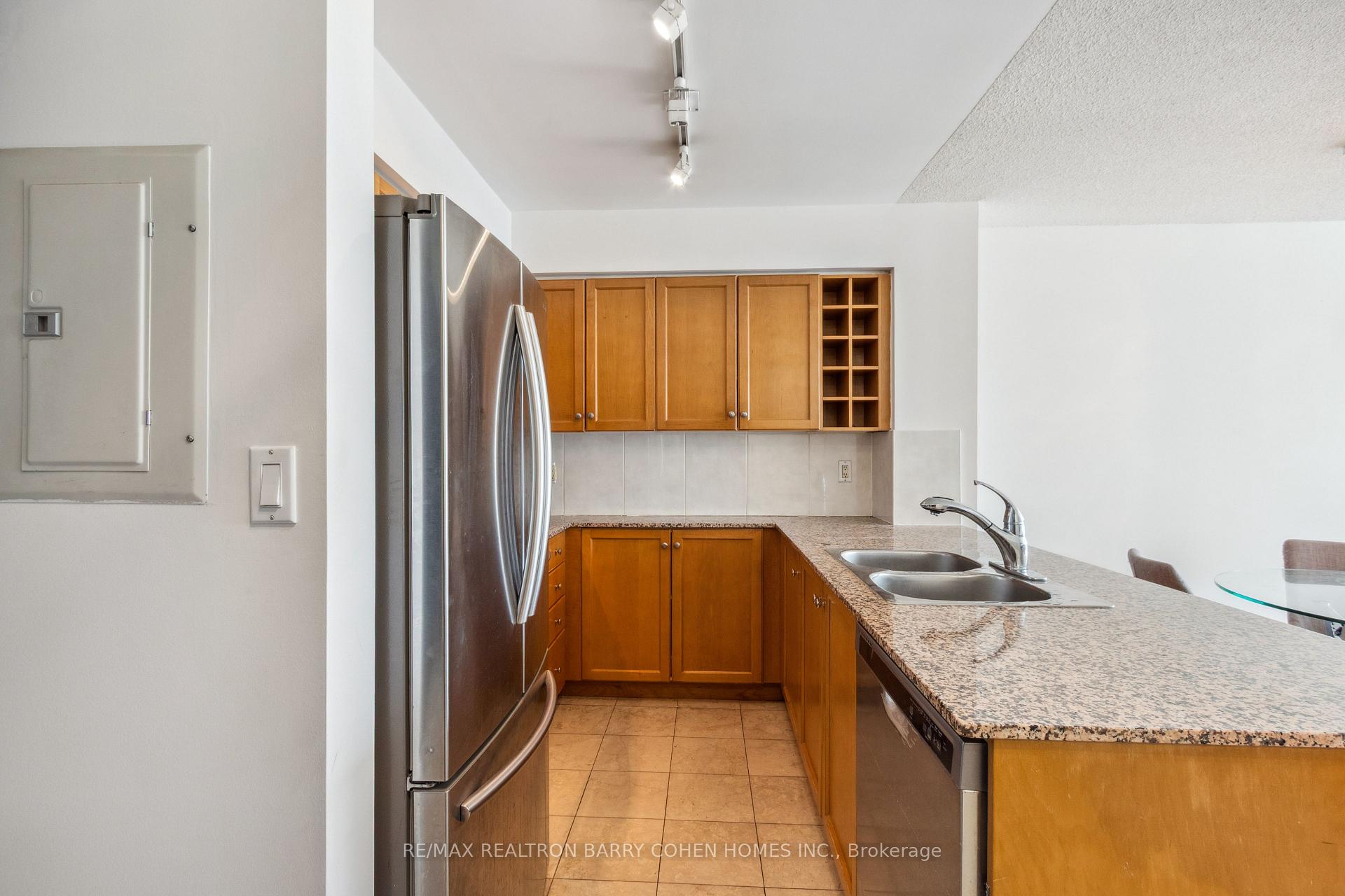 1 Bedroom Condo at 210 Victoria, Toronto For sale