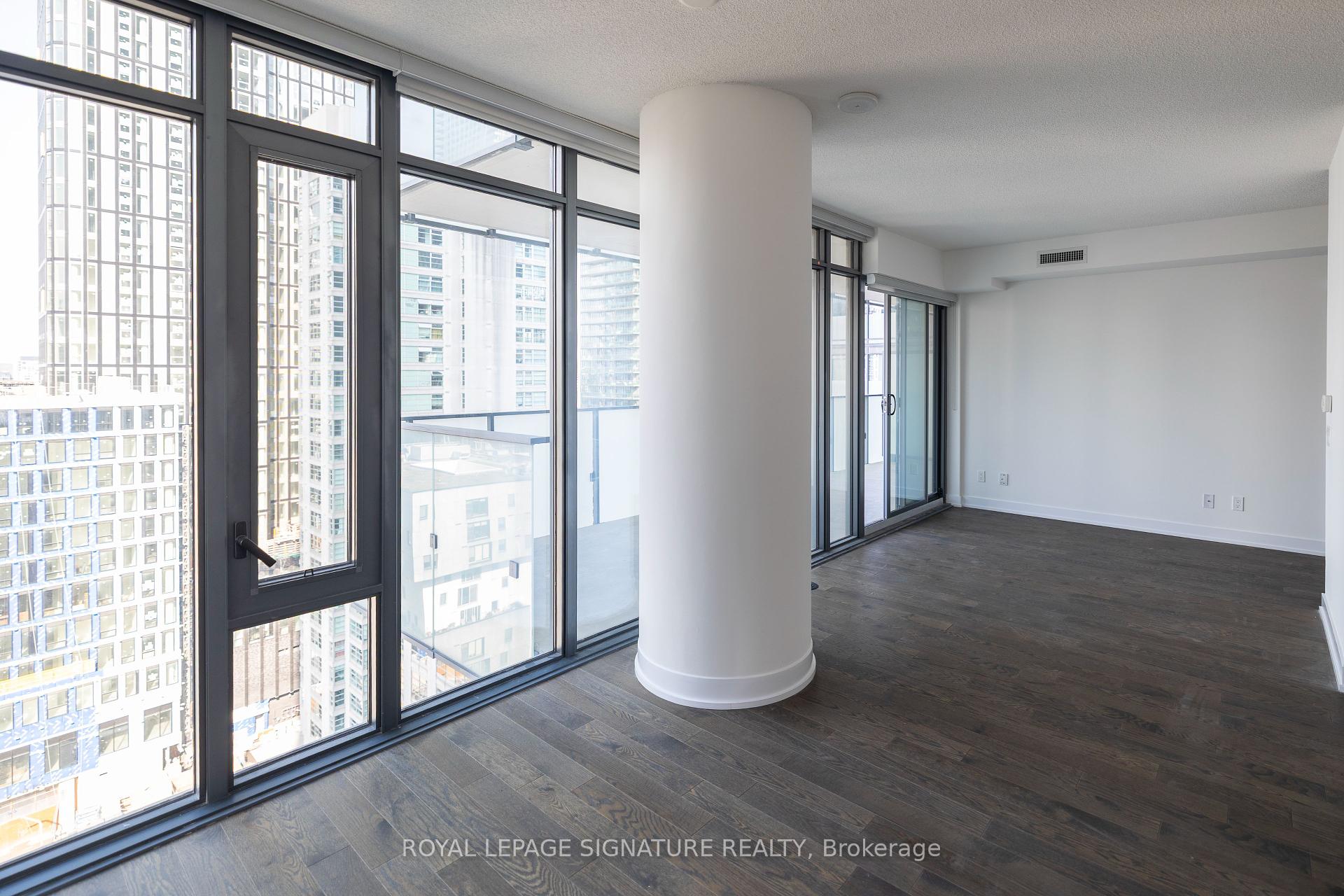 2 Bedrooms Condo at 25 Richmond, Toronto For sale
