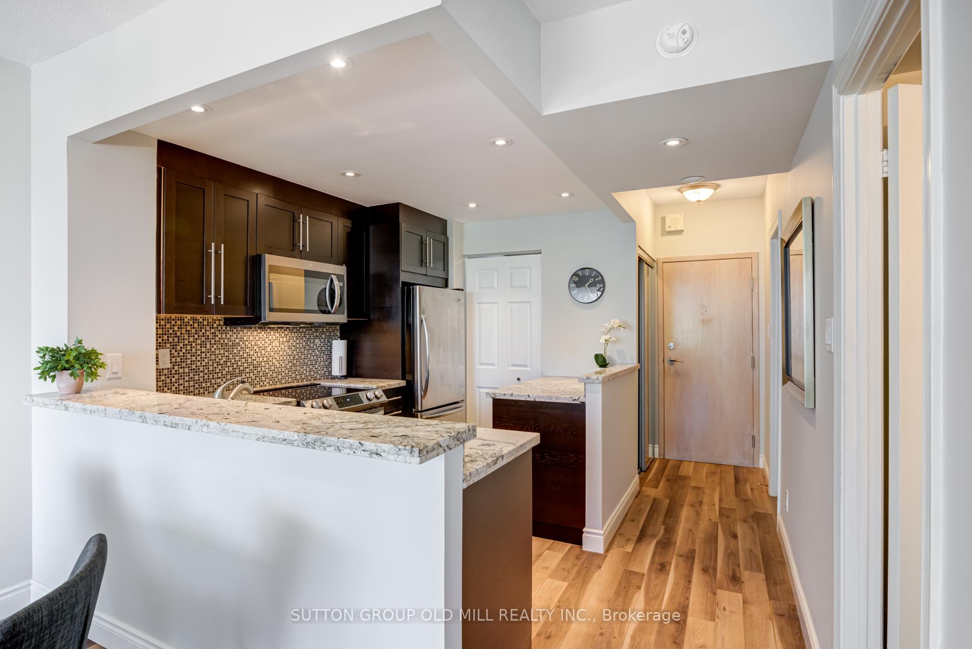 1 Bedroom Condo at 415 Locust, Burlington For sale