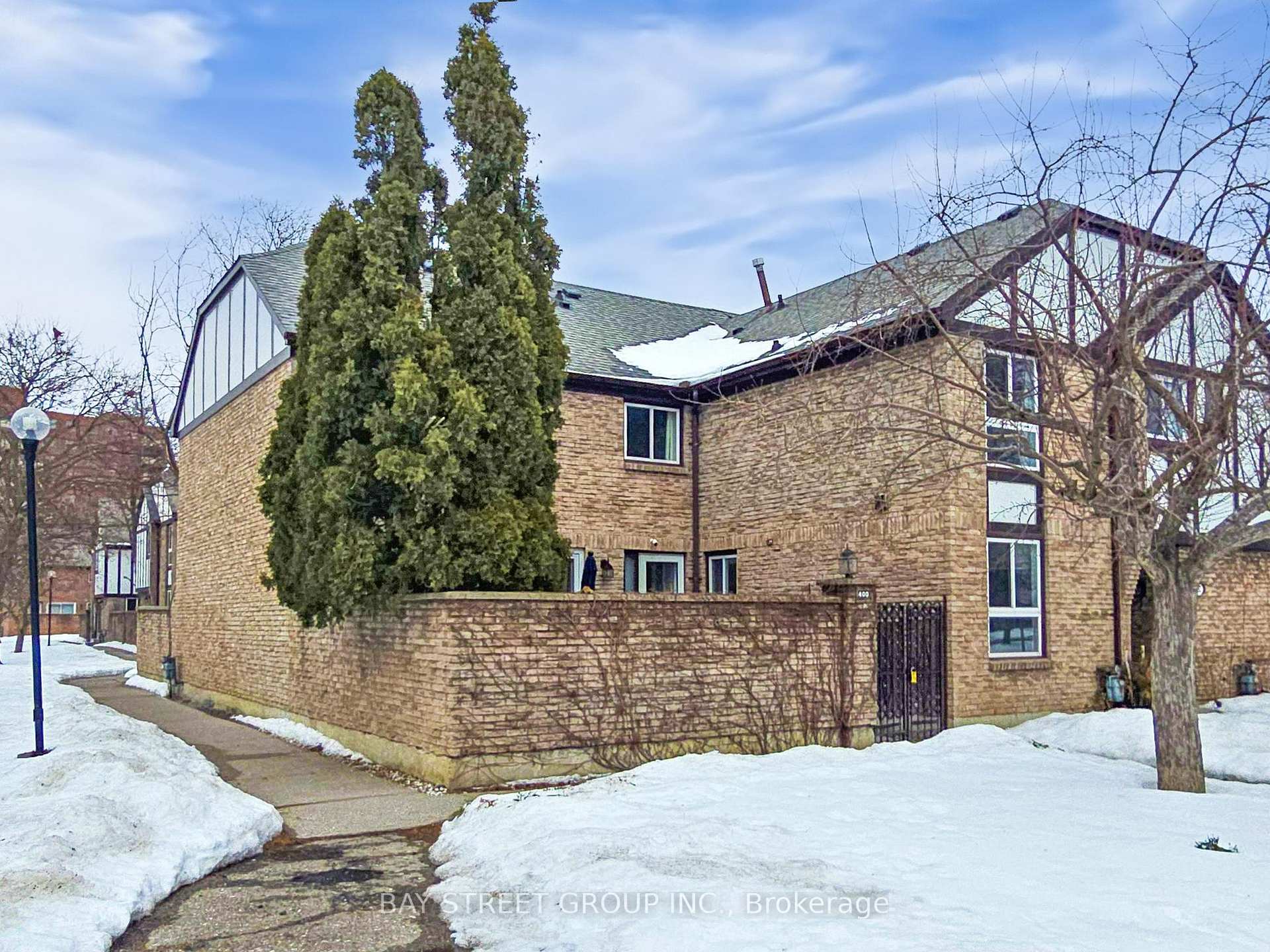 4 Bedrooms Condo at 400 Milner, Toronto For sale