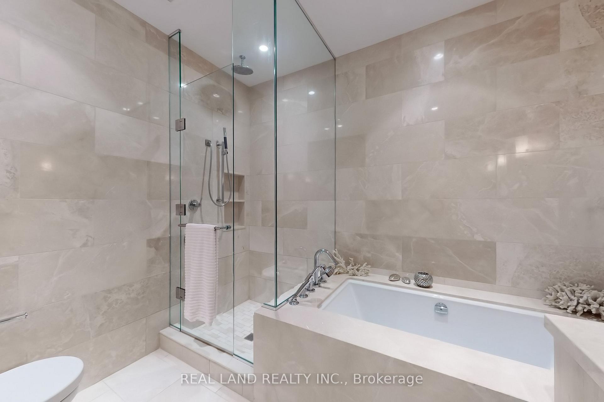 2 Bedrooms Condo at 206 Bloor, Toronto For sale