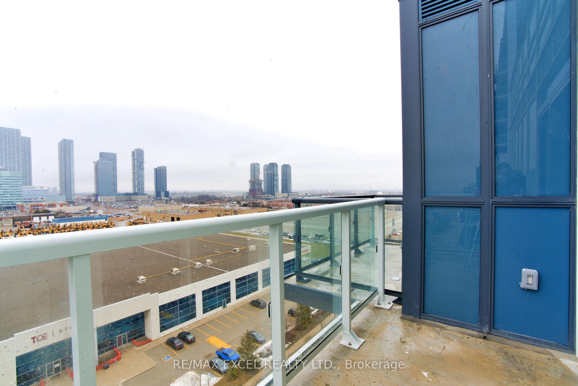 1 Bedroom Condo at 38 Honeycrisp, Vaughan For sale