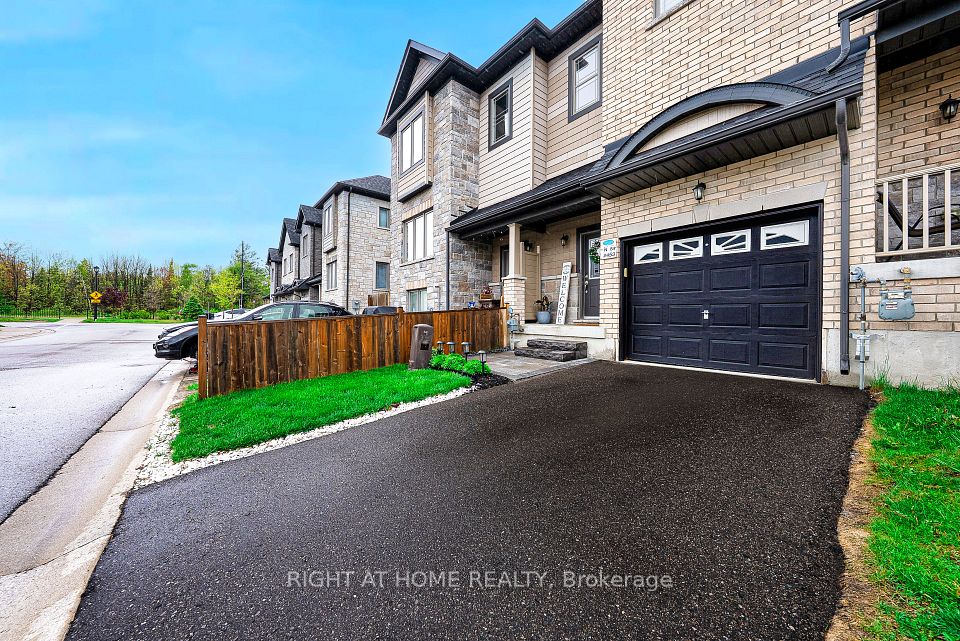 453 Mapleton Avenue, Barrie, ON L4N 9C2