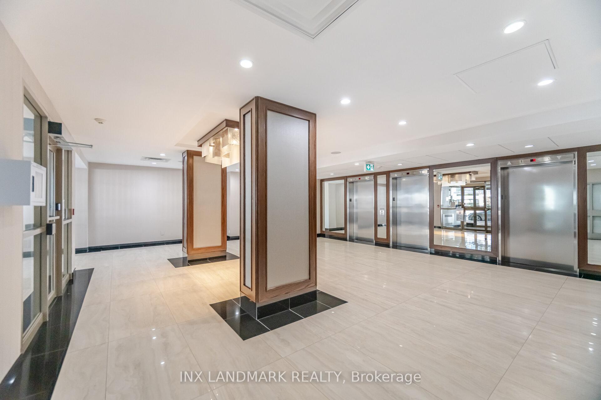 3 Bedrooms Condo at 330 Rathburn, Mississauga For sale