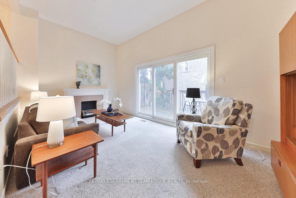 3 Bedrooms Condo at 2278 Marine,  Oakville For sale