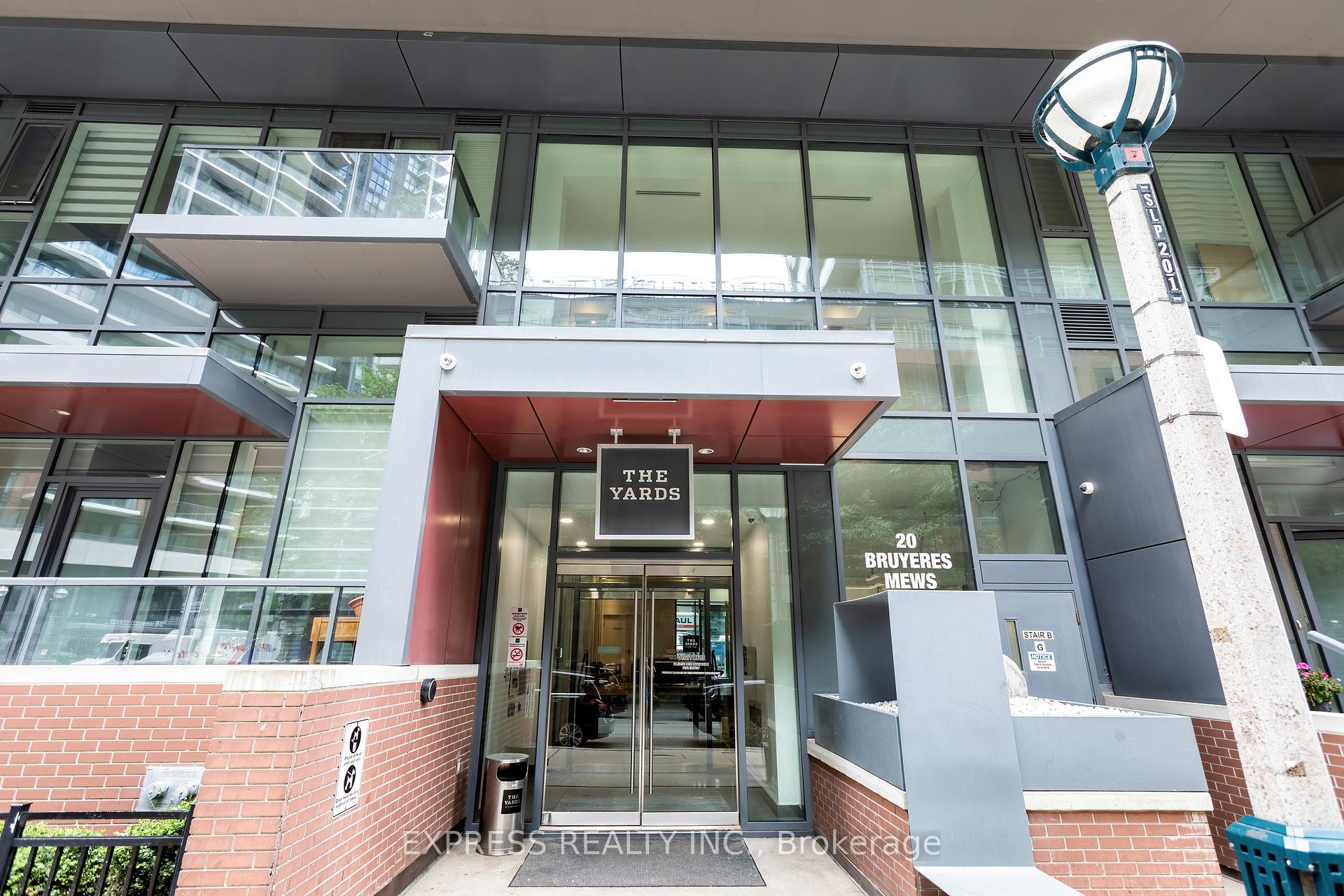 2 Bedrooms Condo at 20 Bruyeres, Toronto For sale