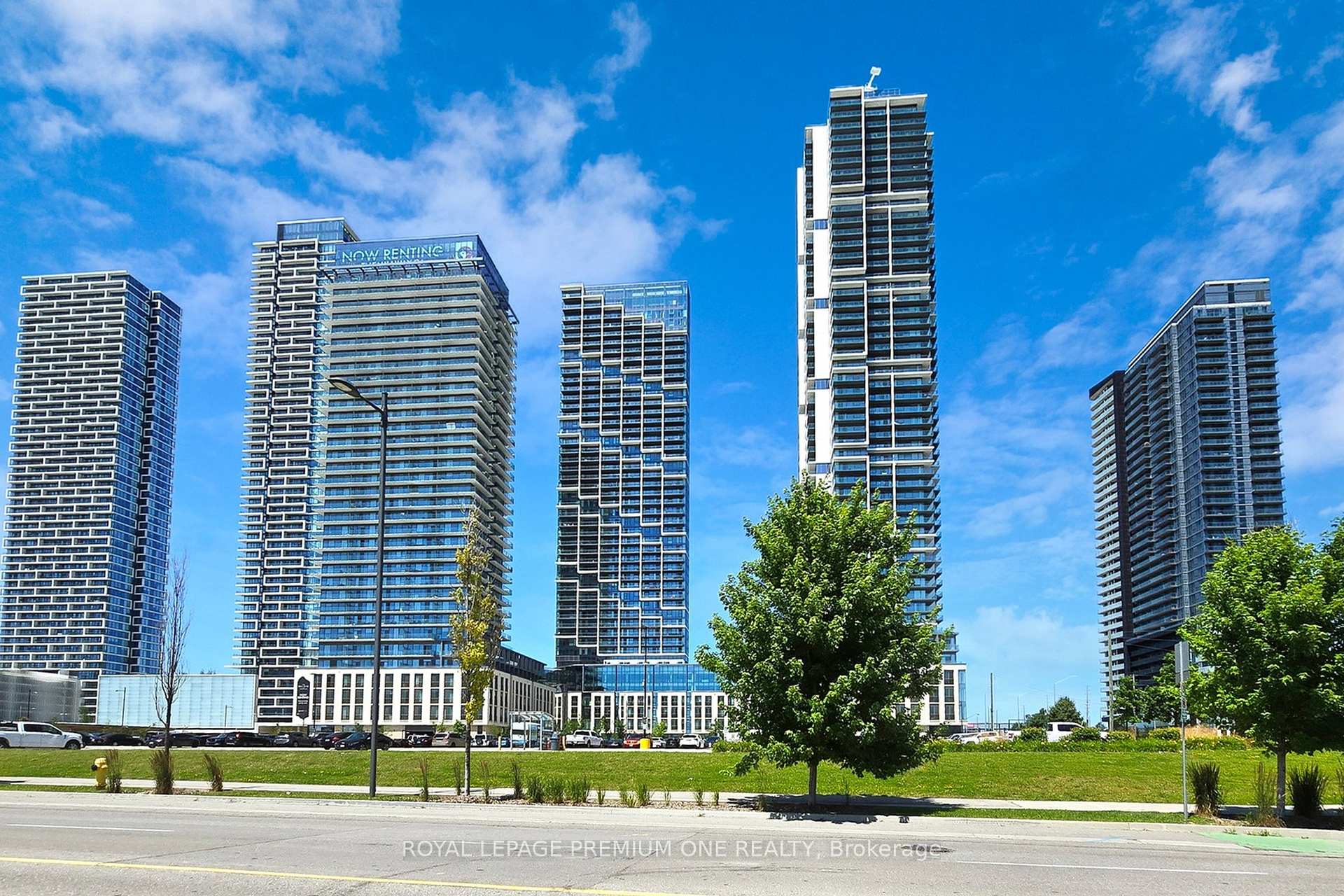 2 Bedrooms Condo at 1000 Portage,  Vaughan For sale