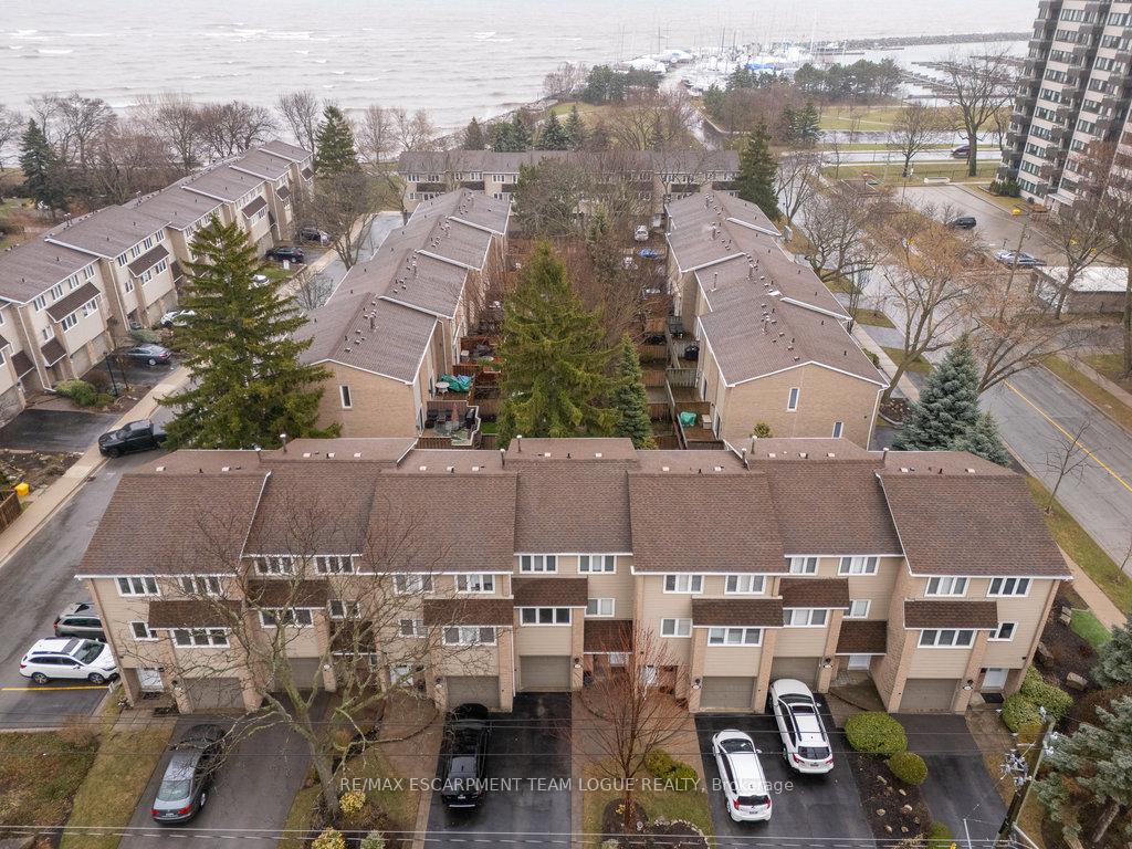 3 Bedrooms Condo at 2278 Marine,  Oakville For sale