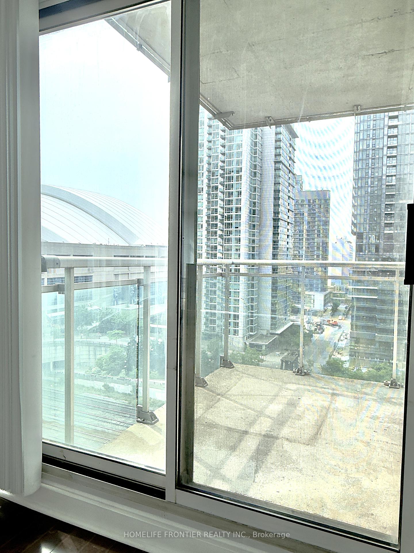 2 Bedrooms Condo at 381 Front, Toronto For sale