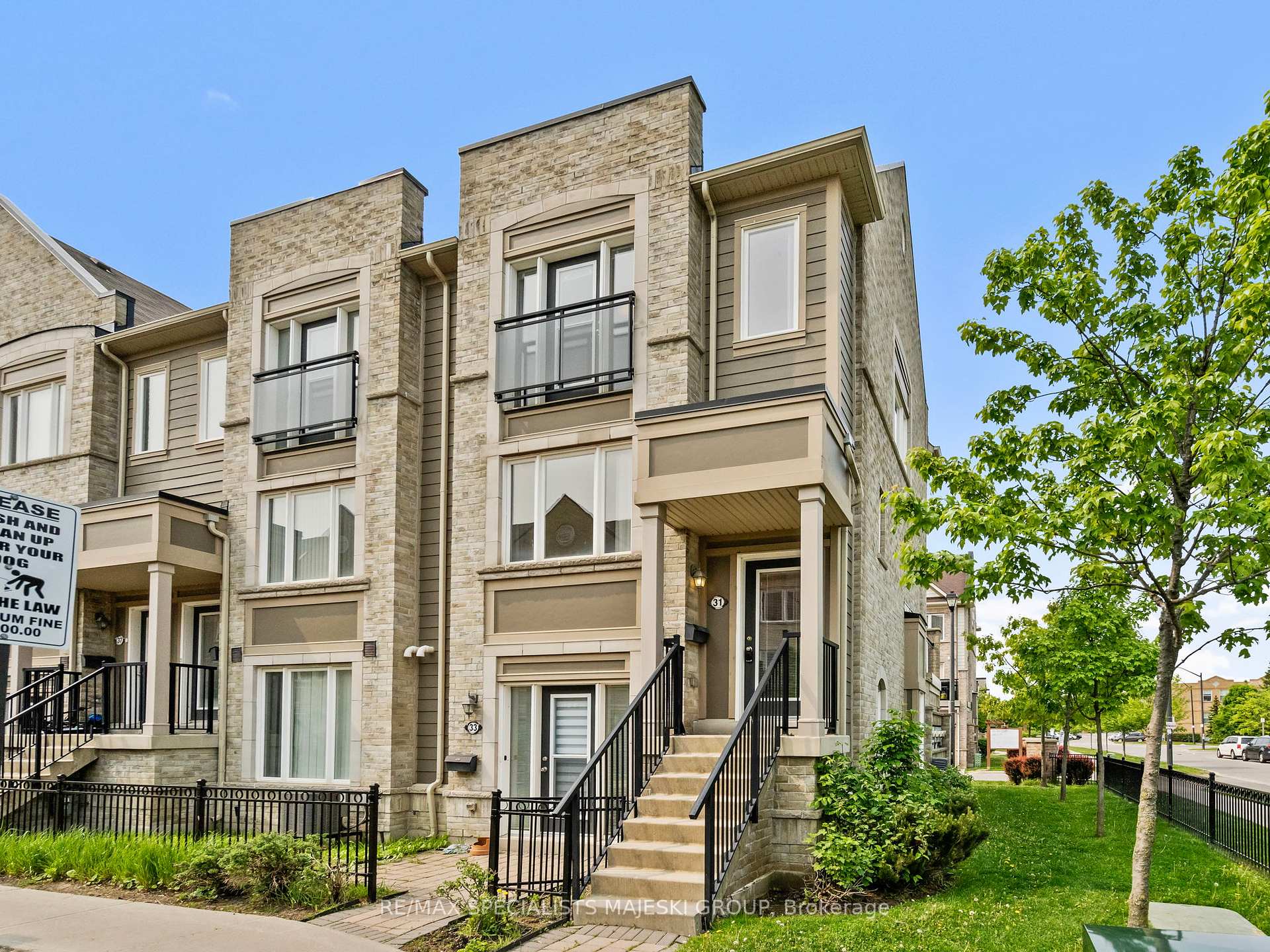 2 Bedrooms Condo at 2891 Rio, Mississauga For sale