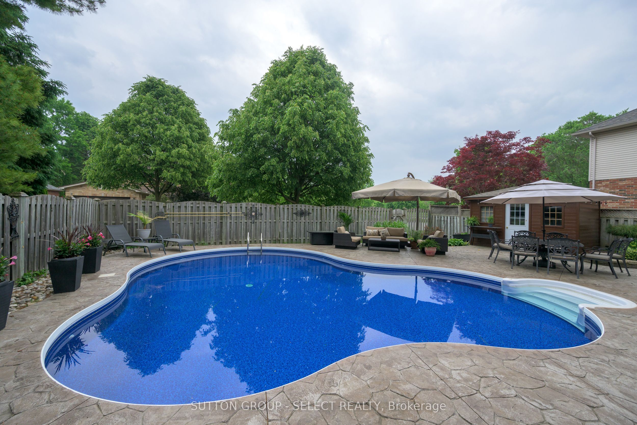 42 Pinebrook Court