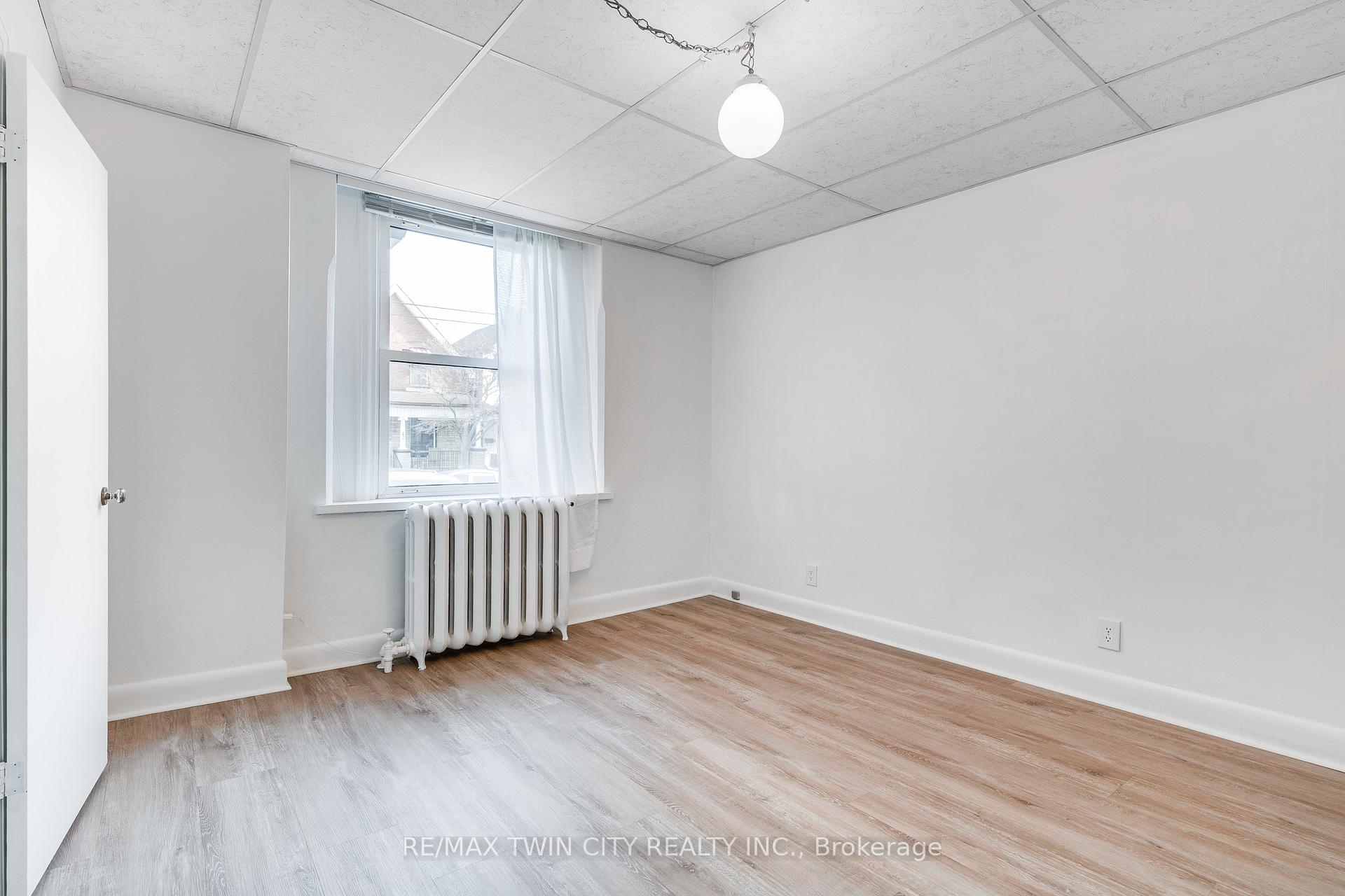4 Bedrooms Other at 45 East Bend, Hamilton For sale