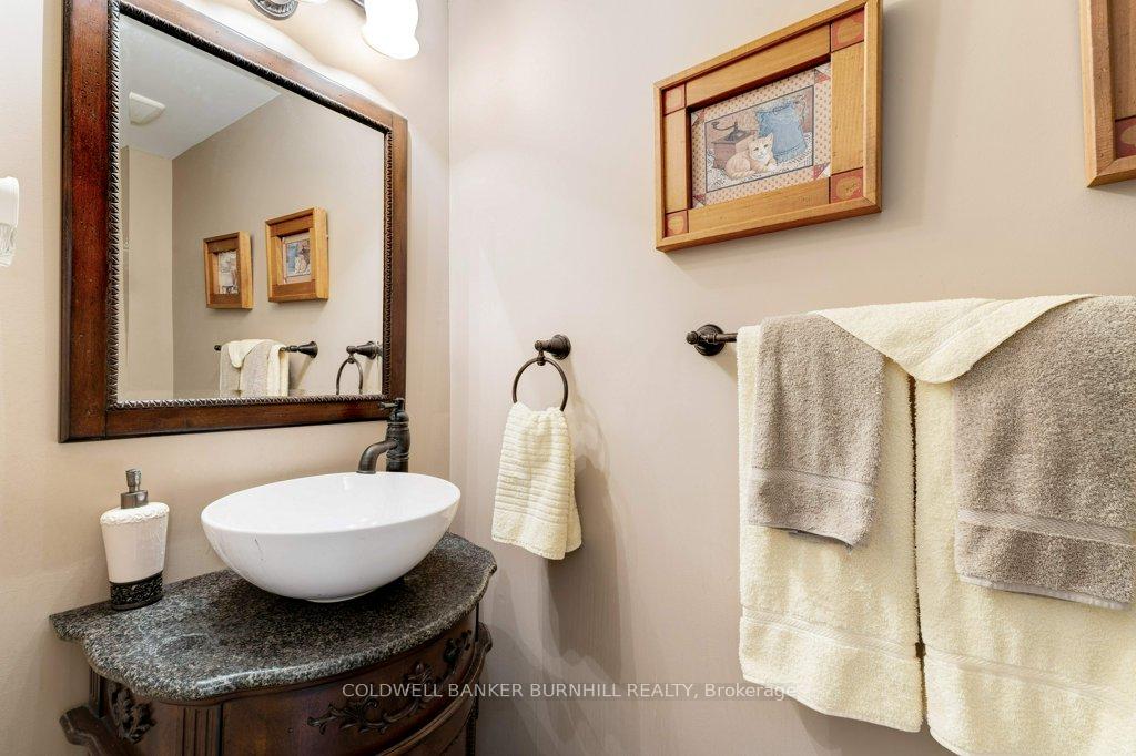 3 Bedrooms Condo at 2301 CAVENDISH,  Burlington For sale