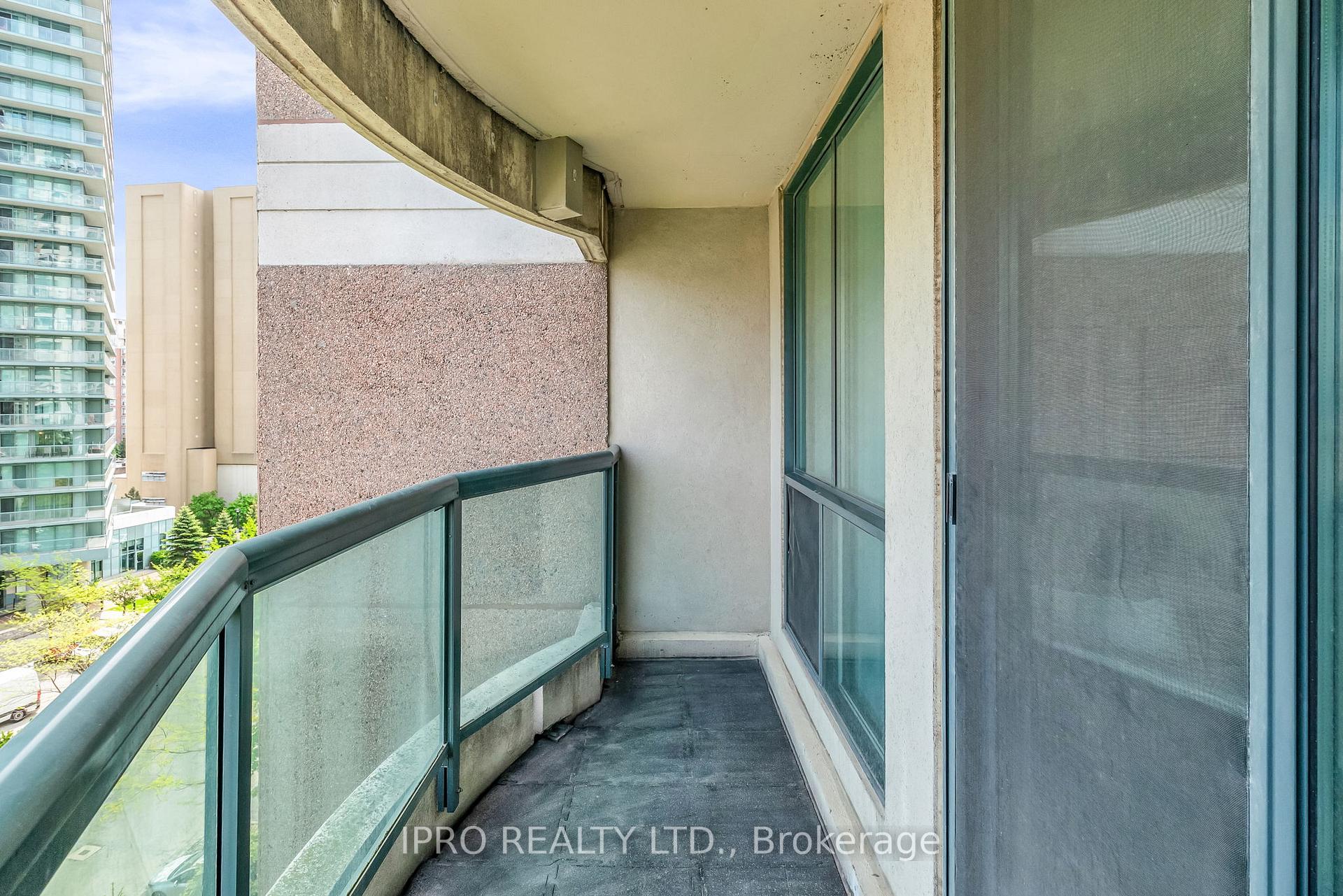 3 Bedrooms Condo at 23 Lorraine, Toronto For sale