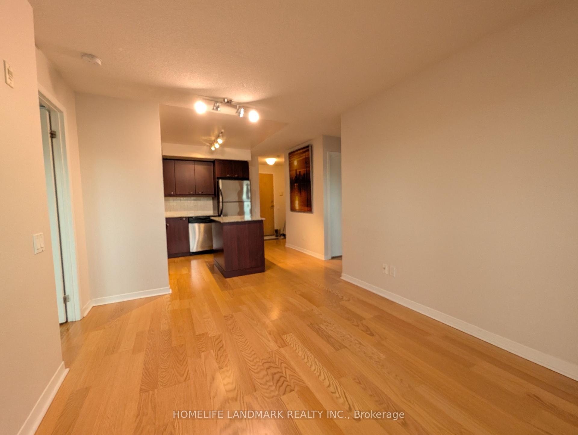 2 Bedrooms Condo at 1050 The Queensway, Toronto For sale