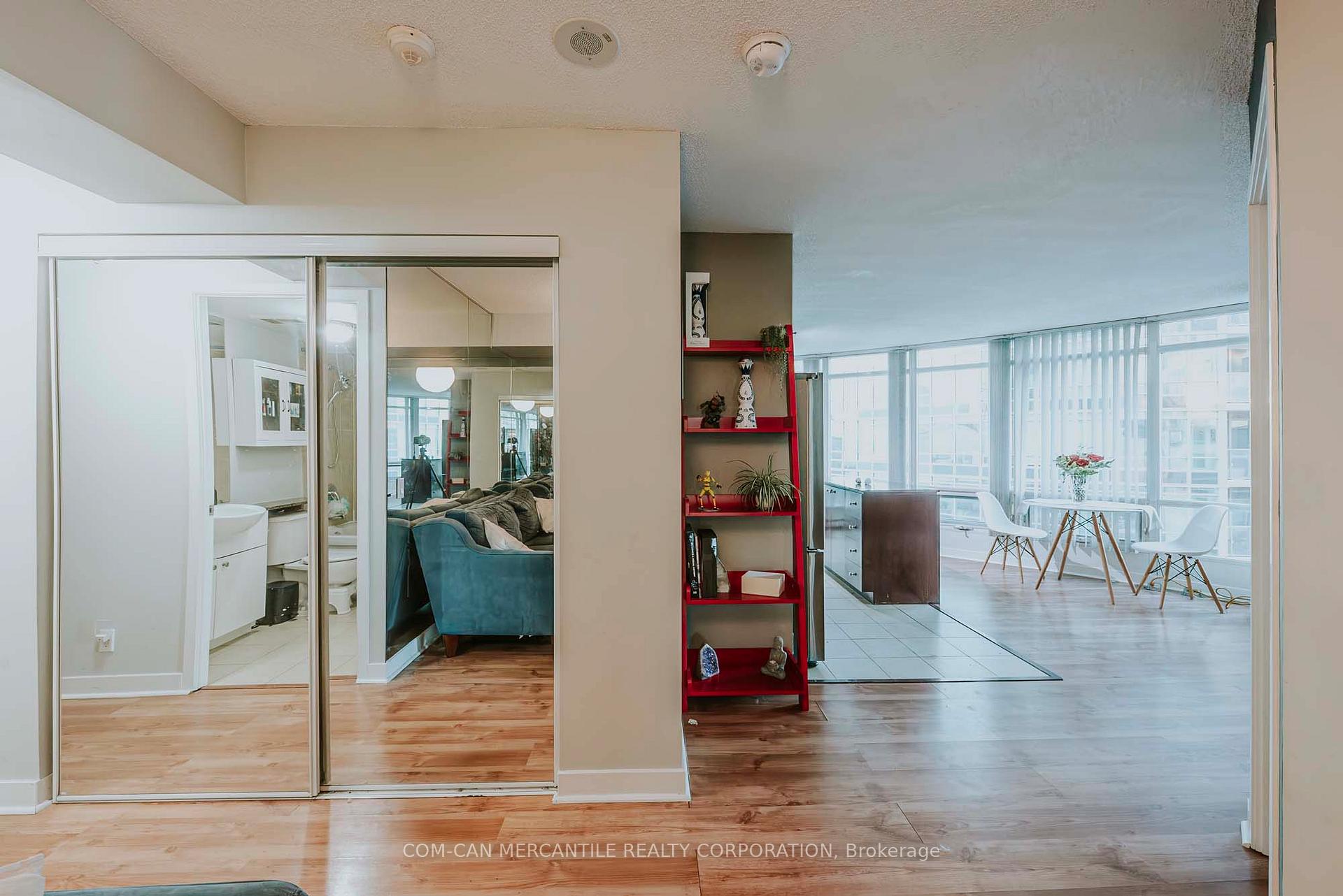 2 Bedrooms Condo at 361 Front,  Toronto For sale