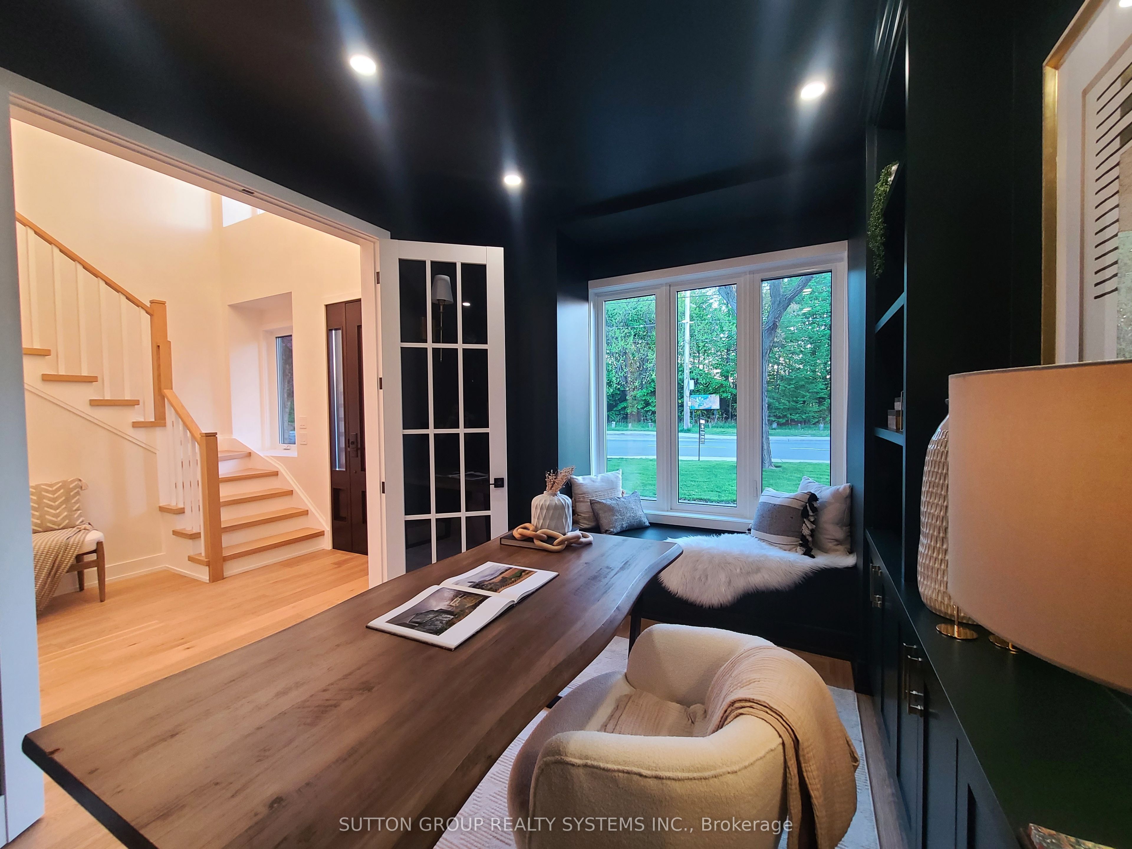 21 South Kingsway