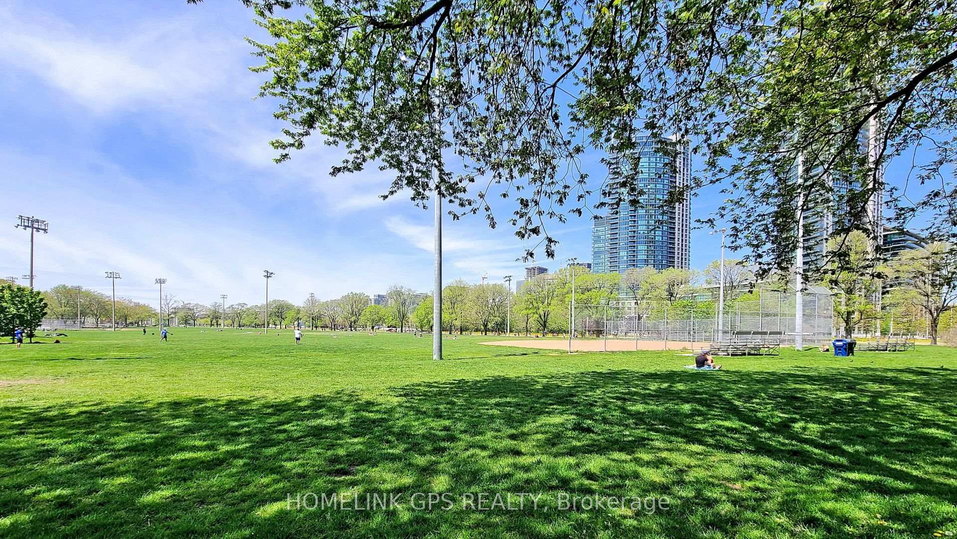 2 Bedrooms Condo at 35 Bastion, Toronto For sale