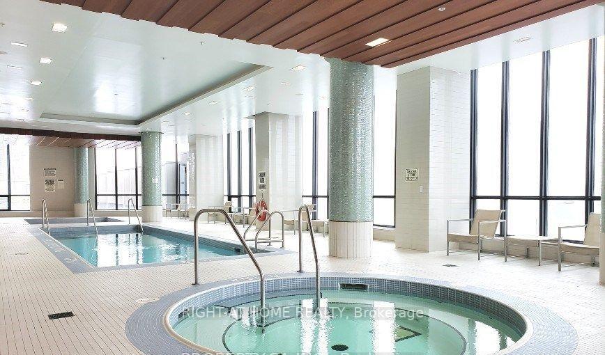 2 Bedrooms Condo at 9 Valhalla Inn, Toronto For sale