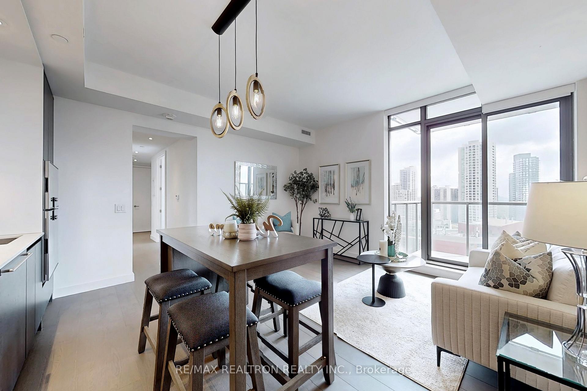 2 Bedrooms Condo at 81 Wellesley, Toronto For sale
