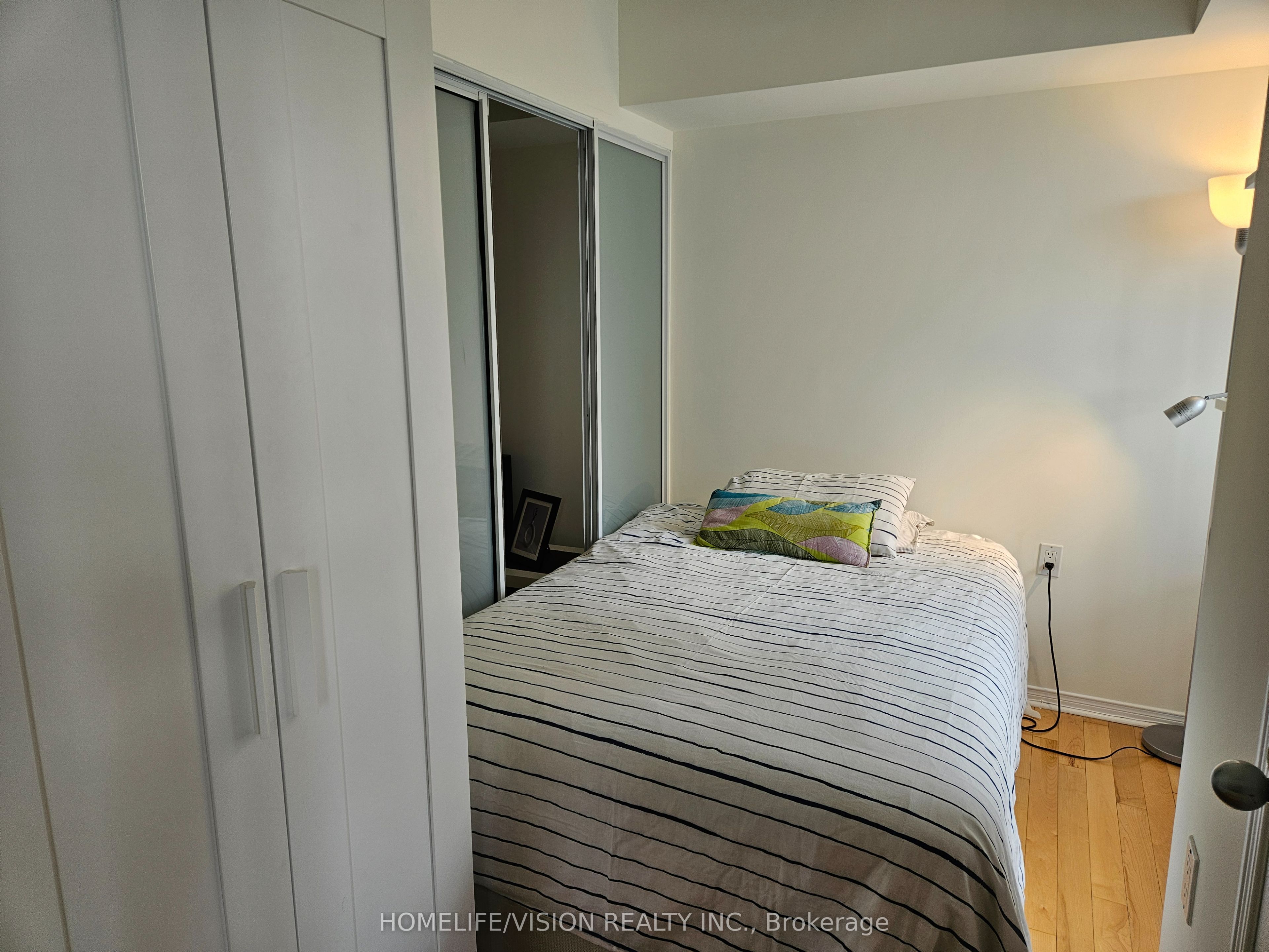 35 Finch Avenue E, #703