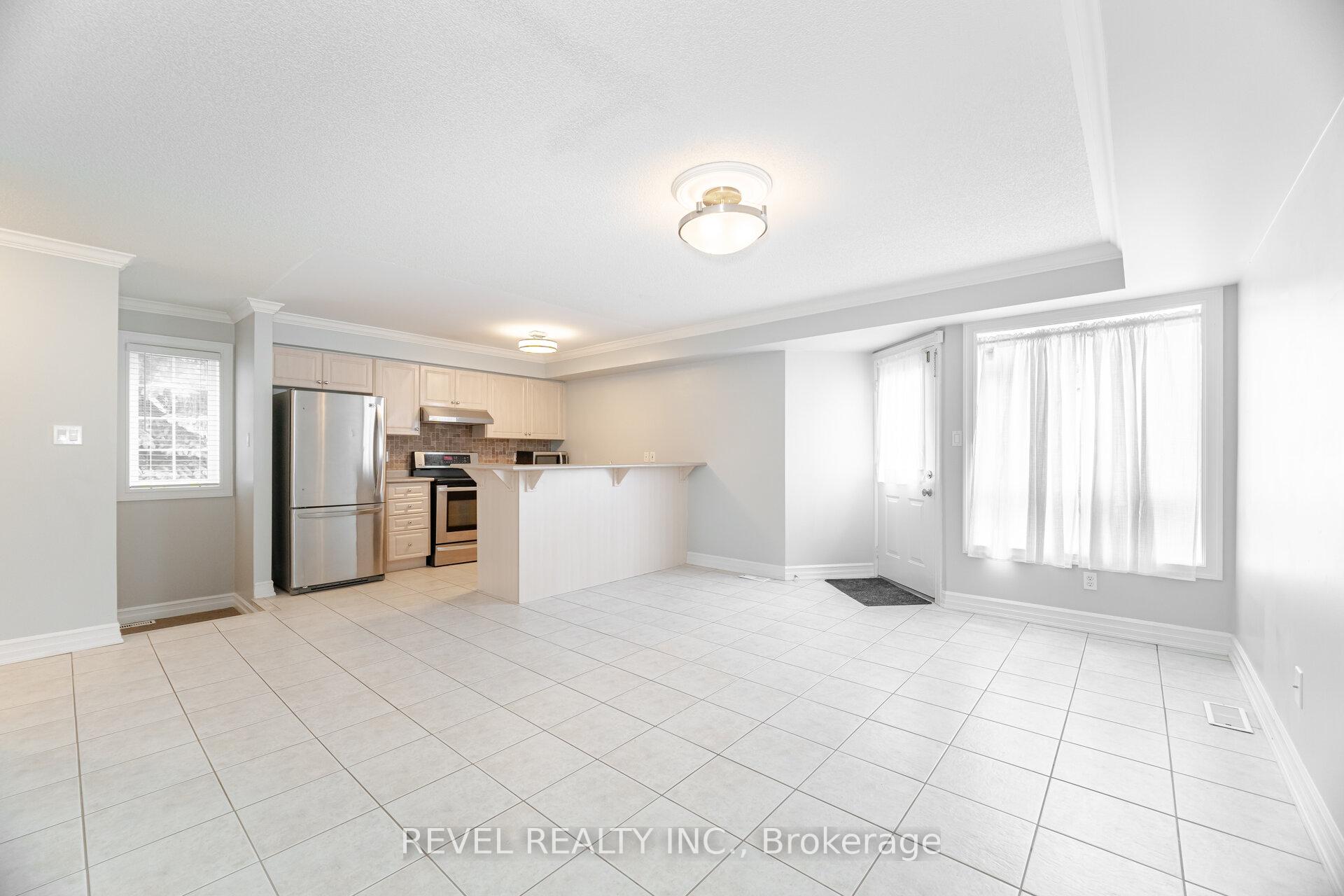 2 Bedrooms Condo at 1489 Heritage, Oakville For sale