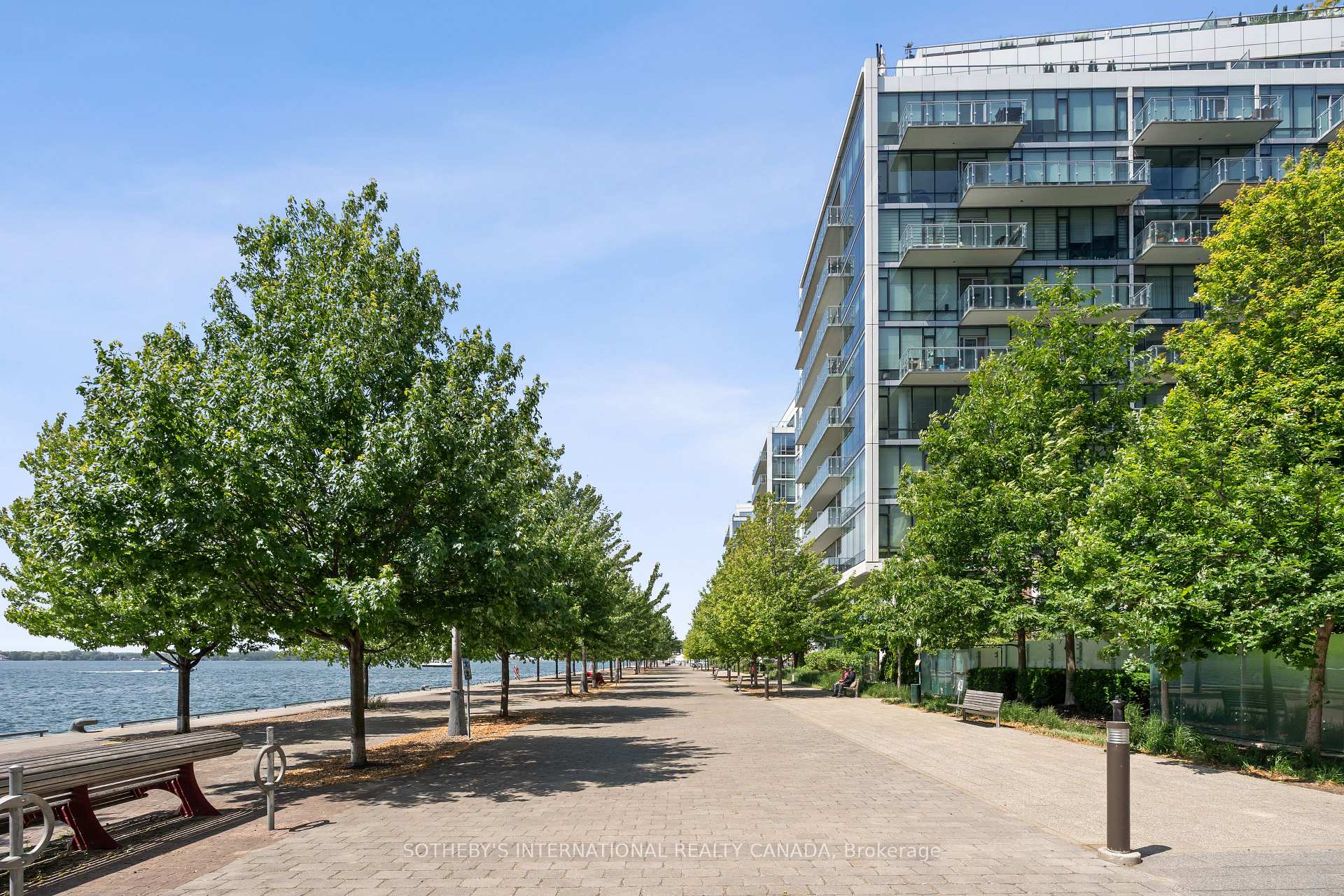 3 Bedrooms Condo at 39 Queens, Toronto For sale