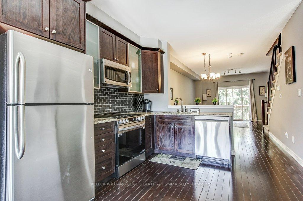 3 Bedrooms Condo at 4262 Ingram,  Burlington For sale