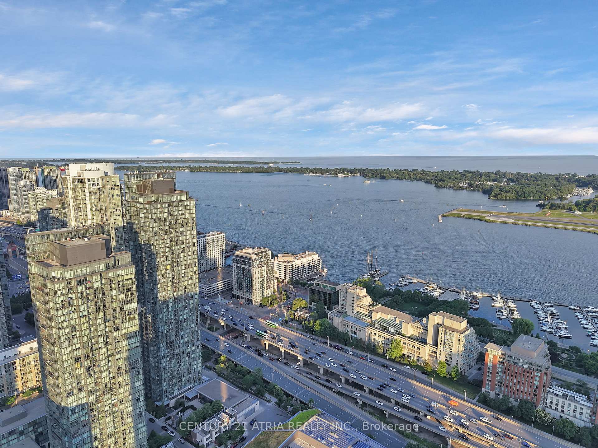 1 Bedroom Condo at 15 Fort York, Toronto For sale