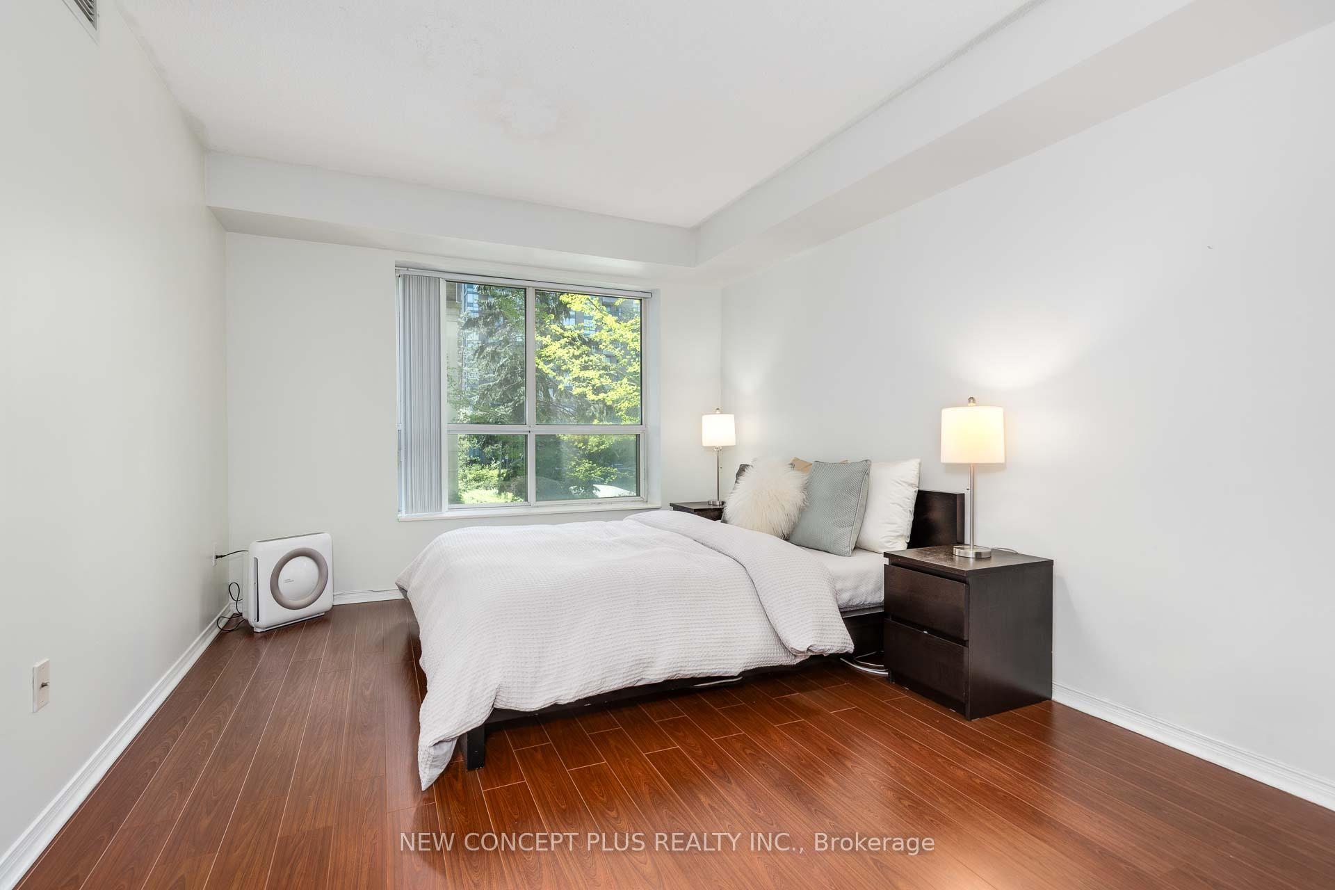 2 Bedrooms Condo at 39 Pemberton, Toronto For sale