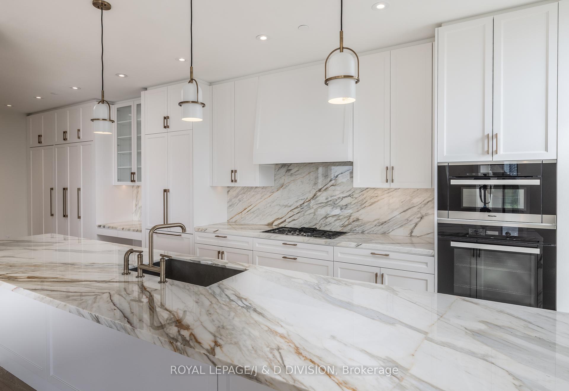3 Bedrooms Condo at 1 Strathgowan, Toronto For sale