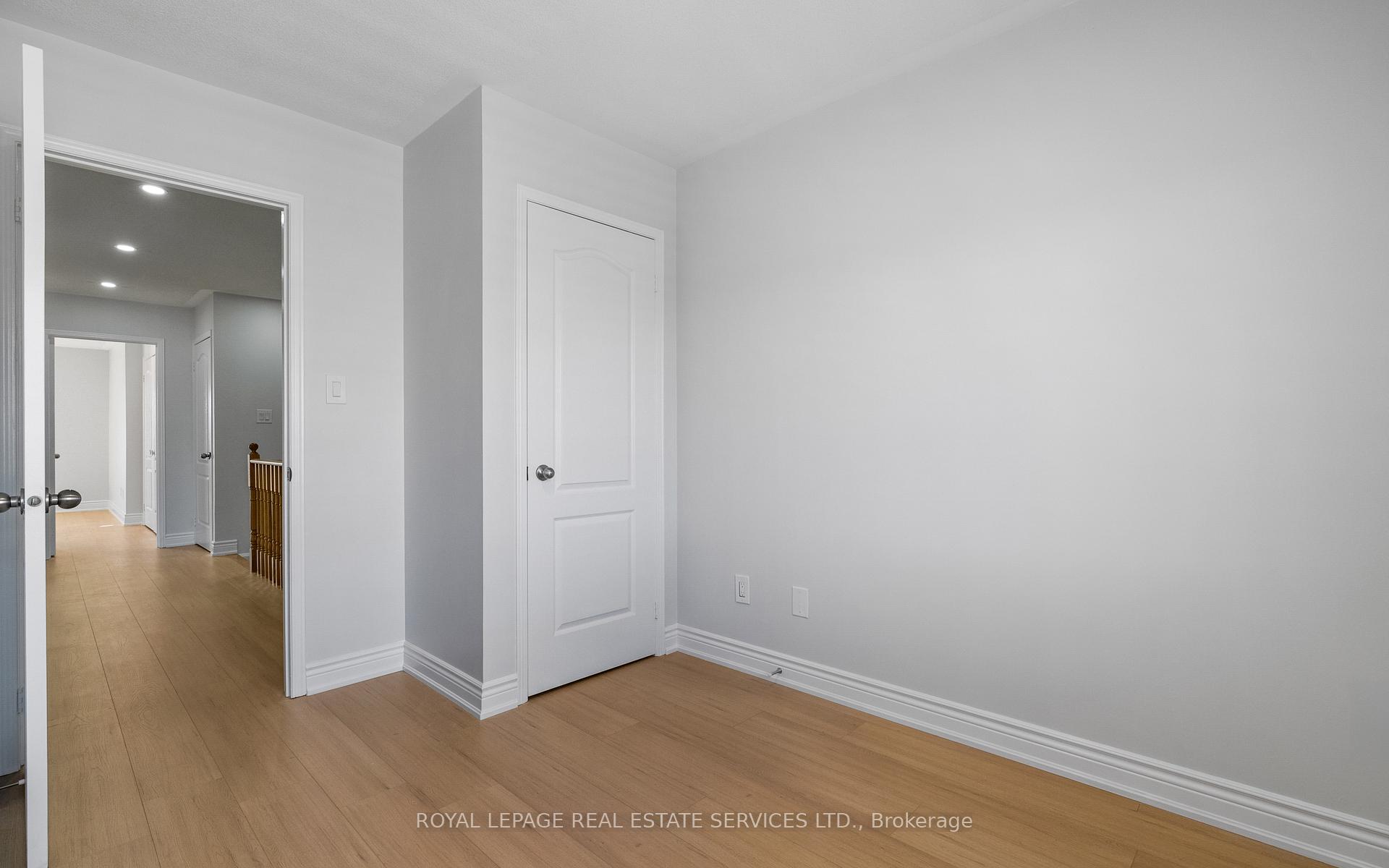 4 Bedrooms Condo at 5025 Ninth, Mississauga For sale