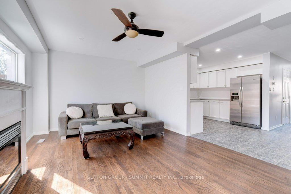 3 Bedrooms Condo at 1489 Heritage,  Oakville For sale